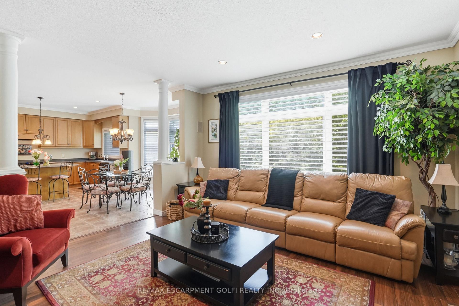 Photo 23 of 26 Shadetree Crescent, Hamilton, Stoney Creek Mountain — HOMEH