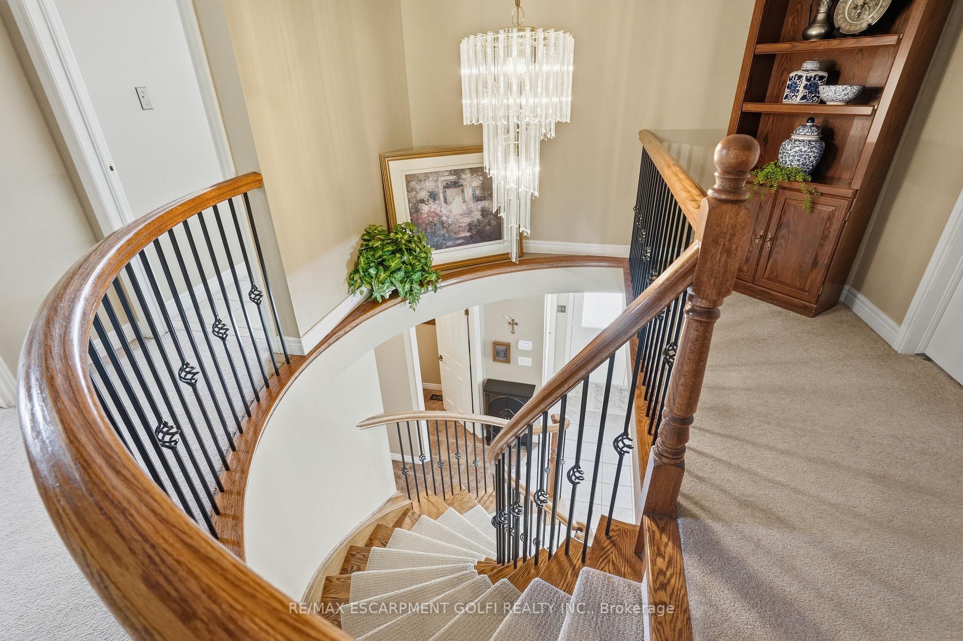 Photo 27 of 26 Shadetree Crescent, Hamilton, Stoney Creek Mountain — HOMEH