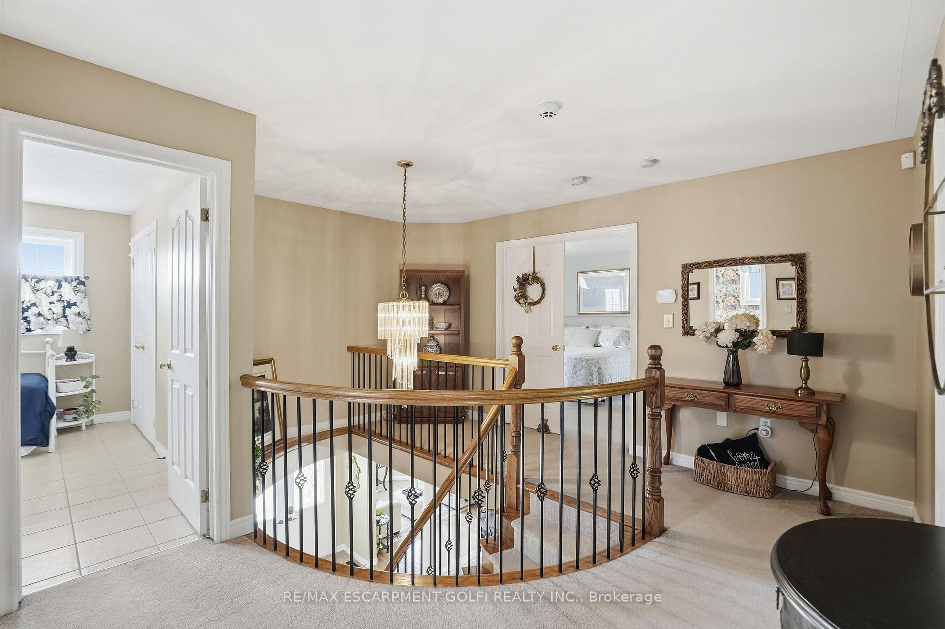 Photo 28 of 26 Shadetree Crescent, Hamilton, Stoney Creek Mountain — HOMEH