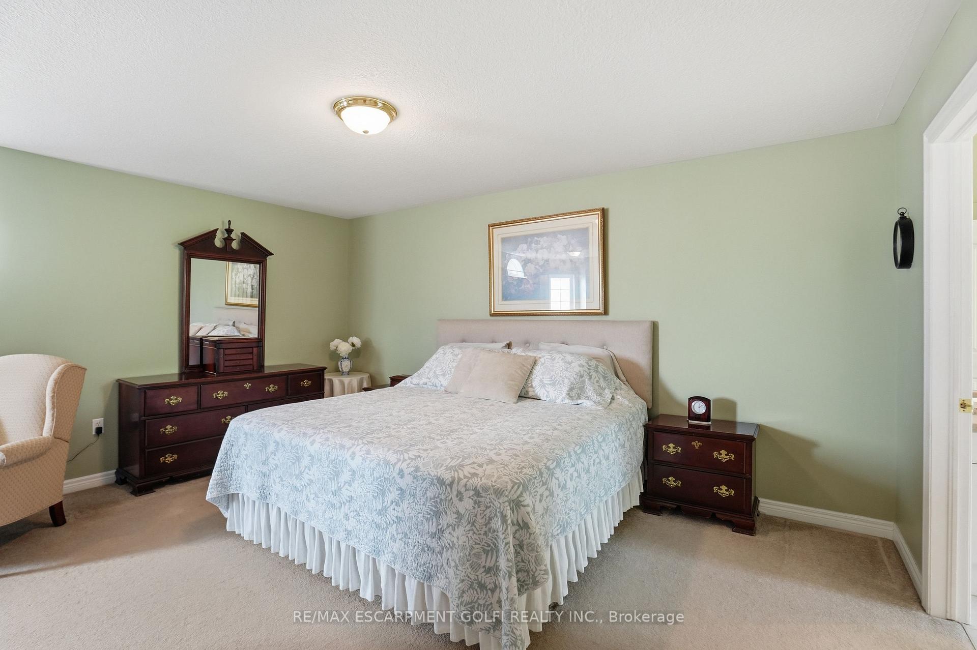 Photo 30 of 26 Shadetree Crescent, Hamilton, Stoney Creek Mountain — HOMEH