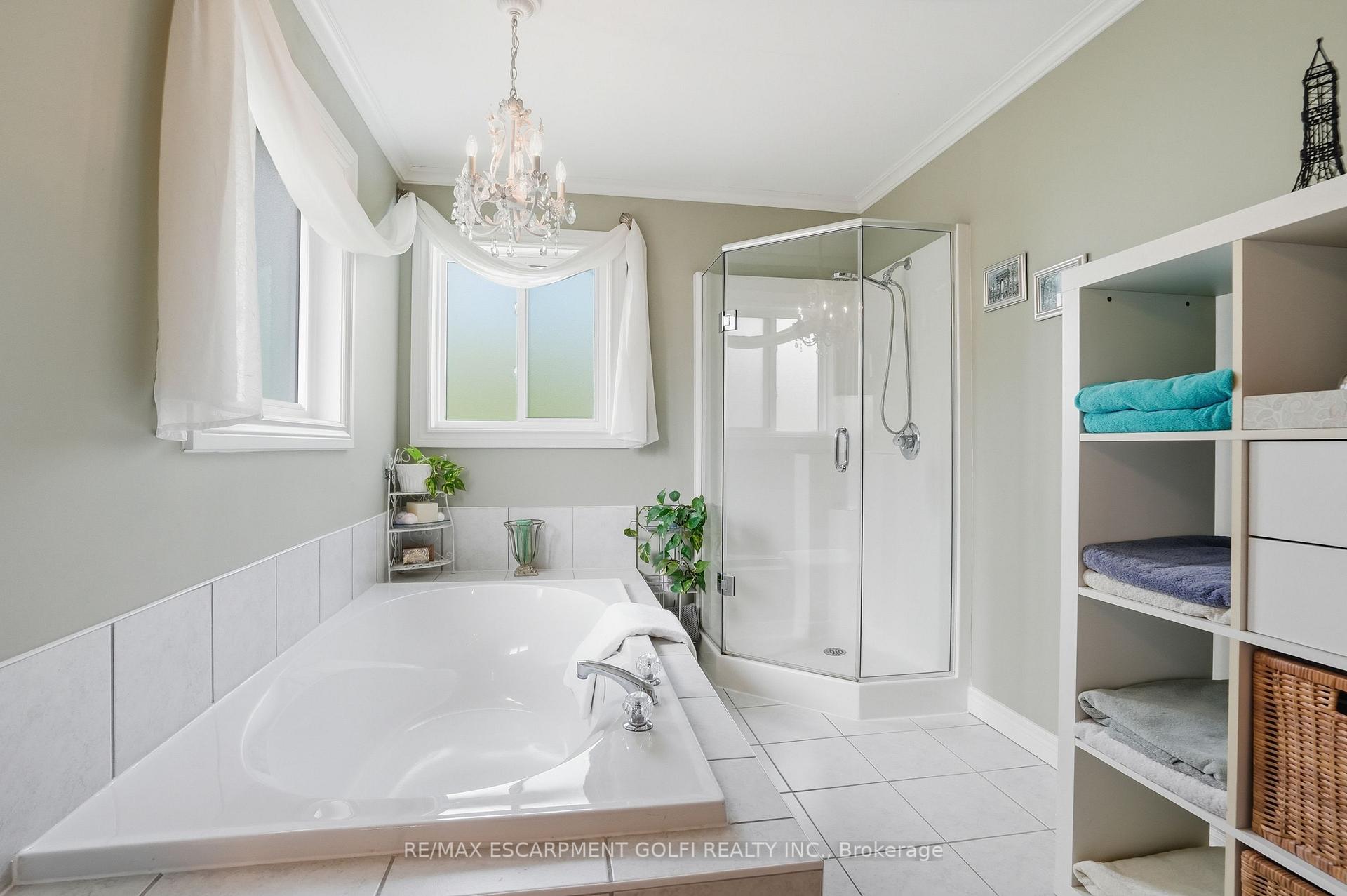 Photo 33 of 26 Shadetree Crescent, Hamilton, Stoney Creek Mountain — HOMEH
