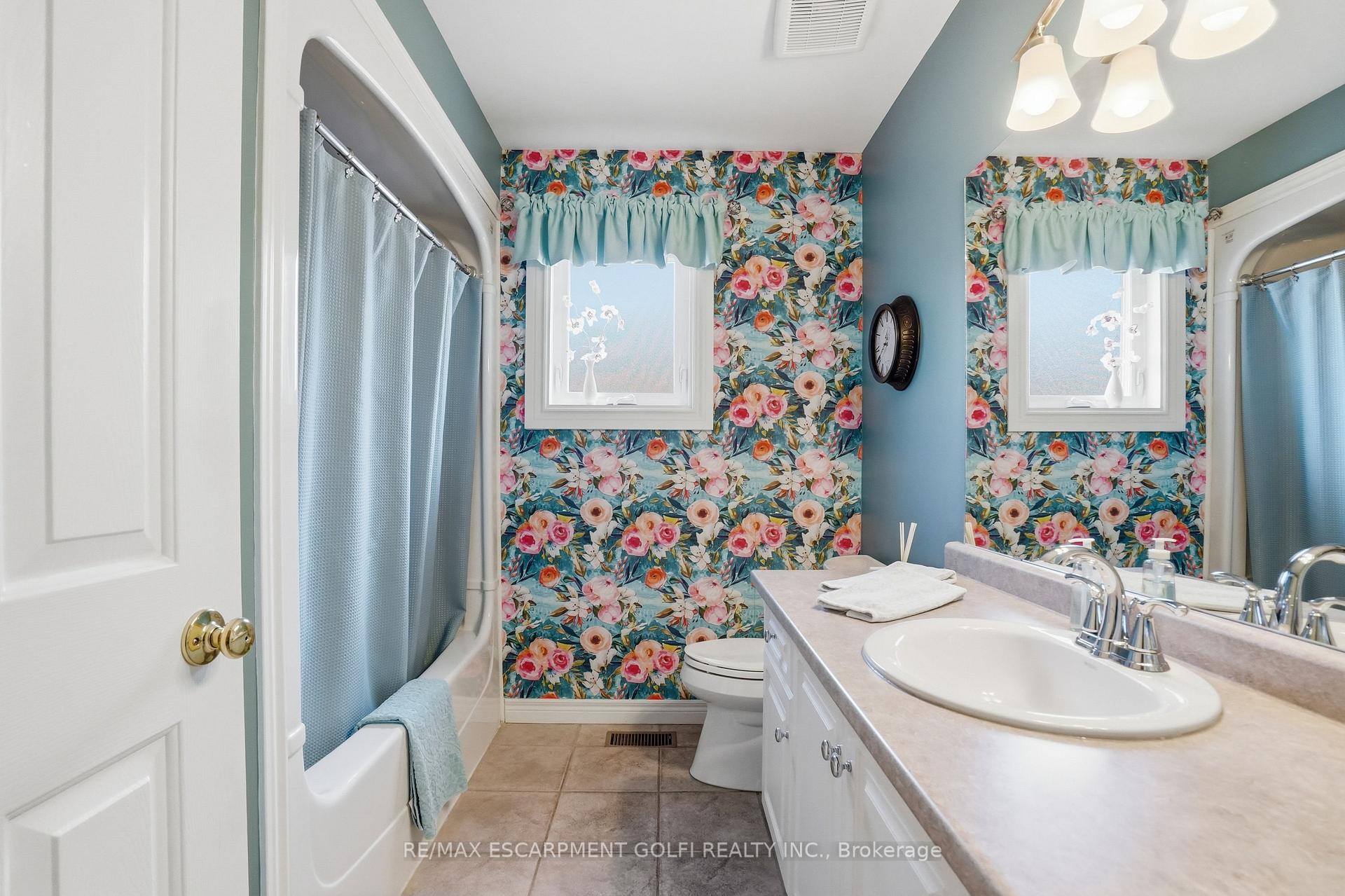 Photo 39 of 26 Shadetree Crescent, Hamilton, Stoney Creek Mountain — HOMEH