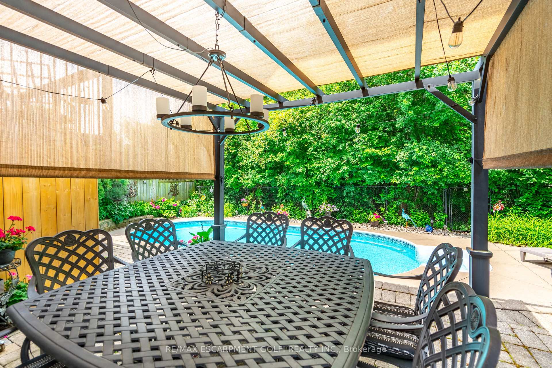 Photo 46 of 26 Shadetree Crescent, Hamilton, Stoney Creek Mountain — HOMEH