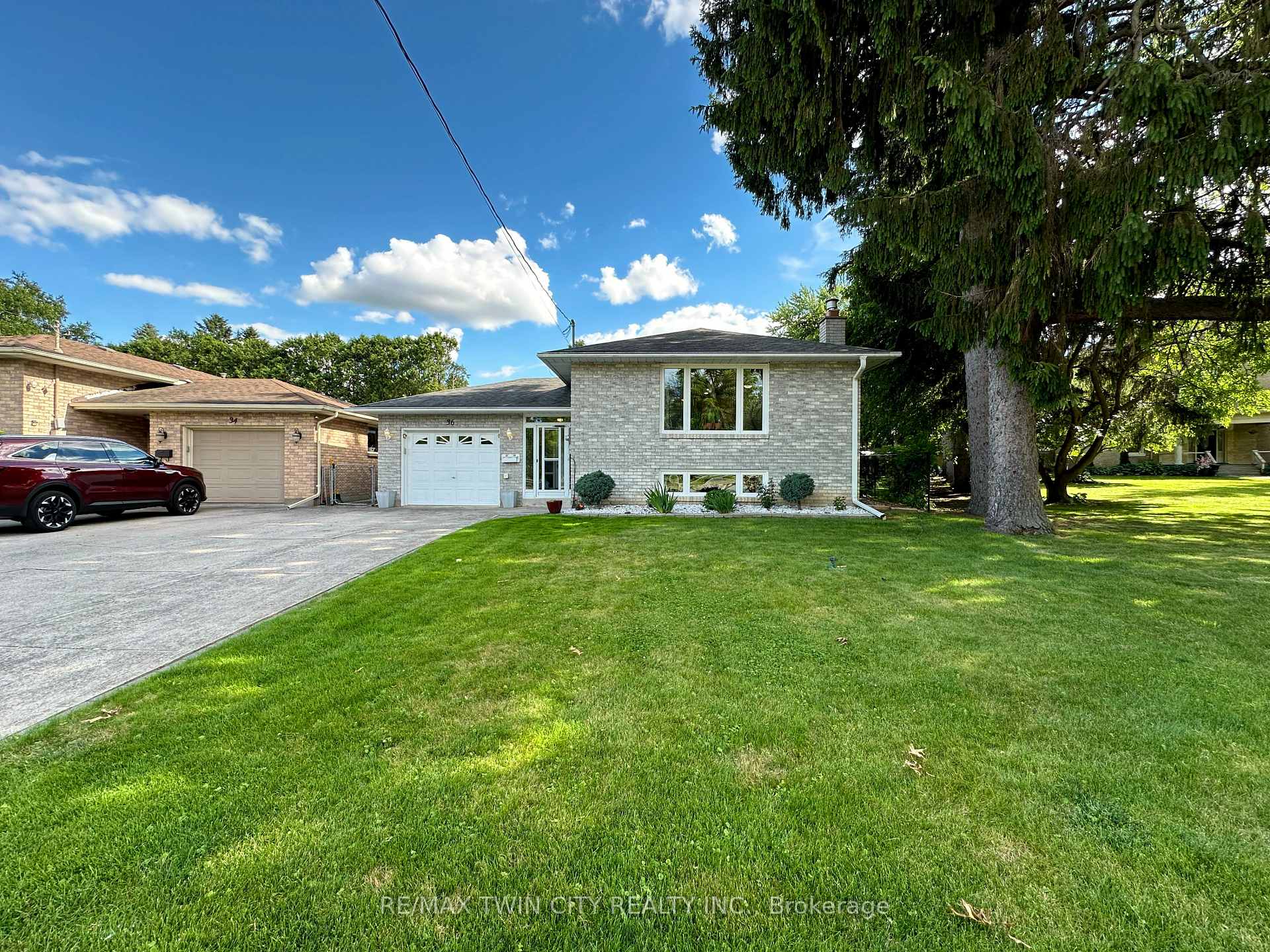 Photo of 36 Oakhill Drive N