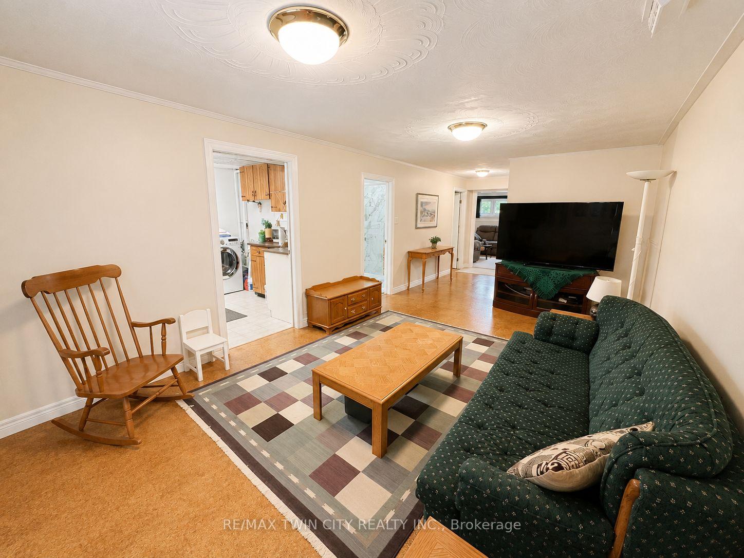 Photo 37 of 36 Oakhill Drive N, Brantford, West Brant — HOMEH
