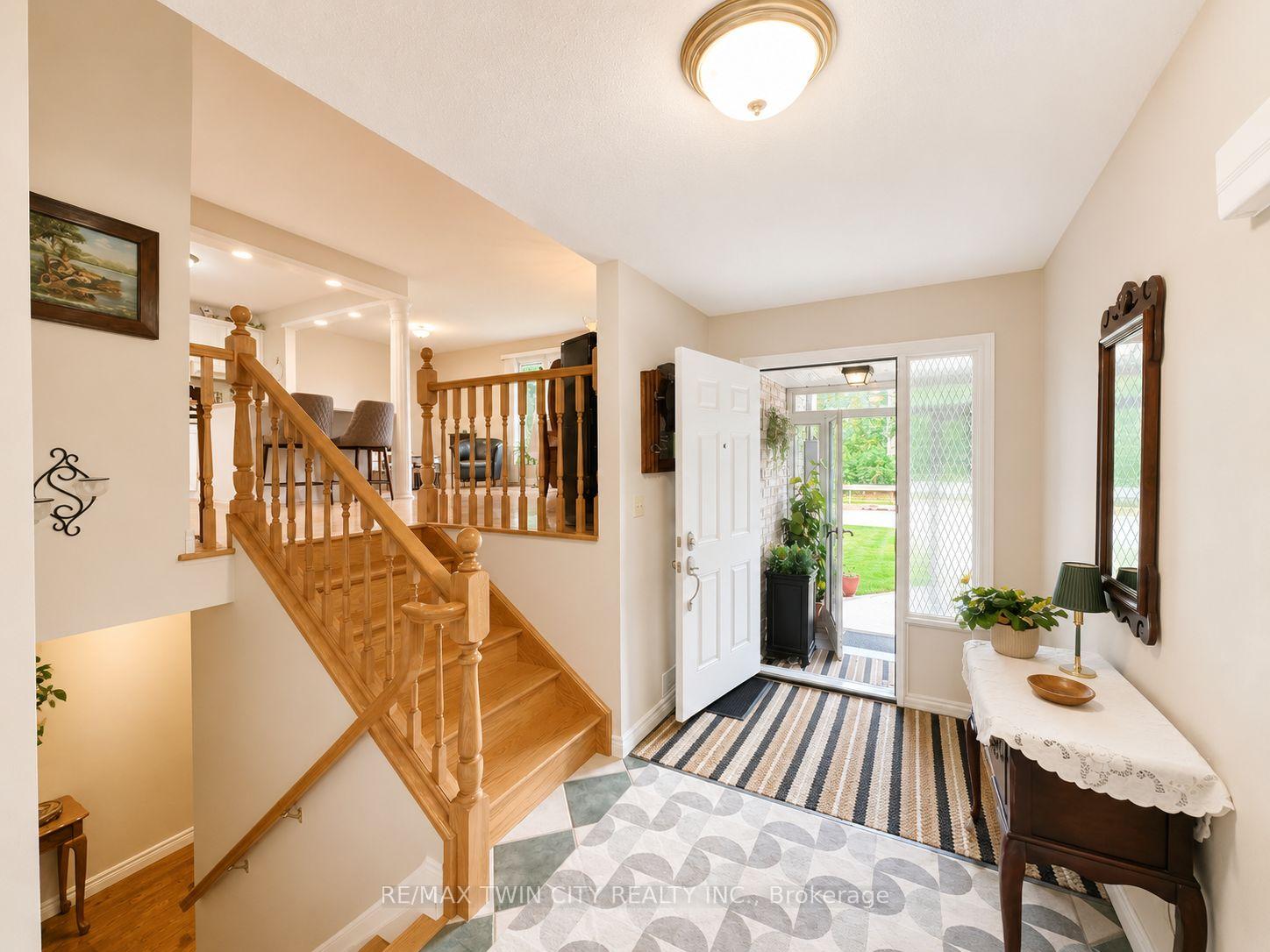 Photo 39 of 36 Oakhill Drive N, Brantford, West Brant — HOMEH