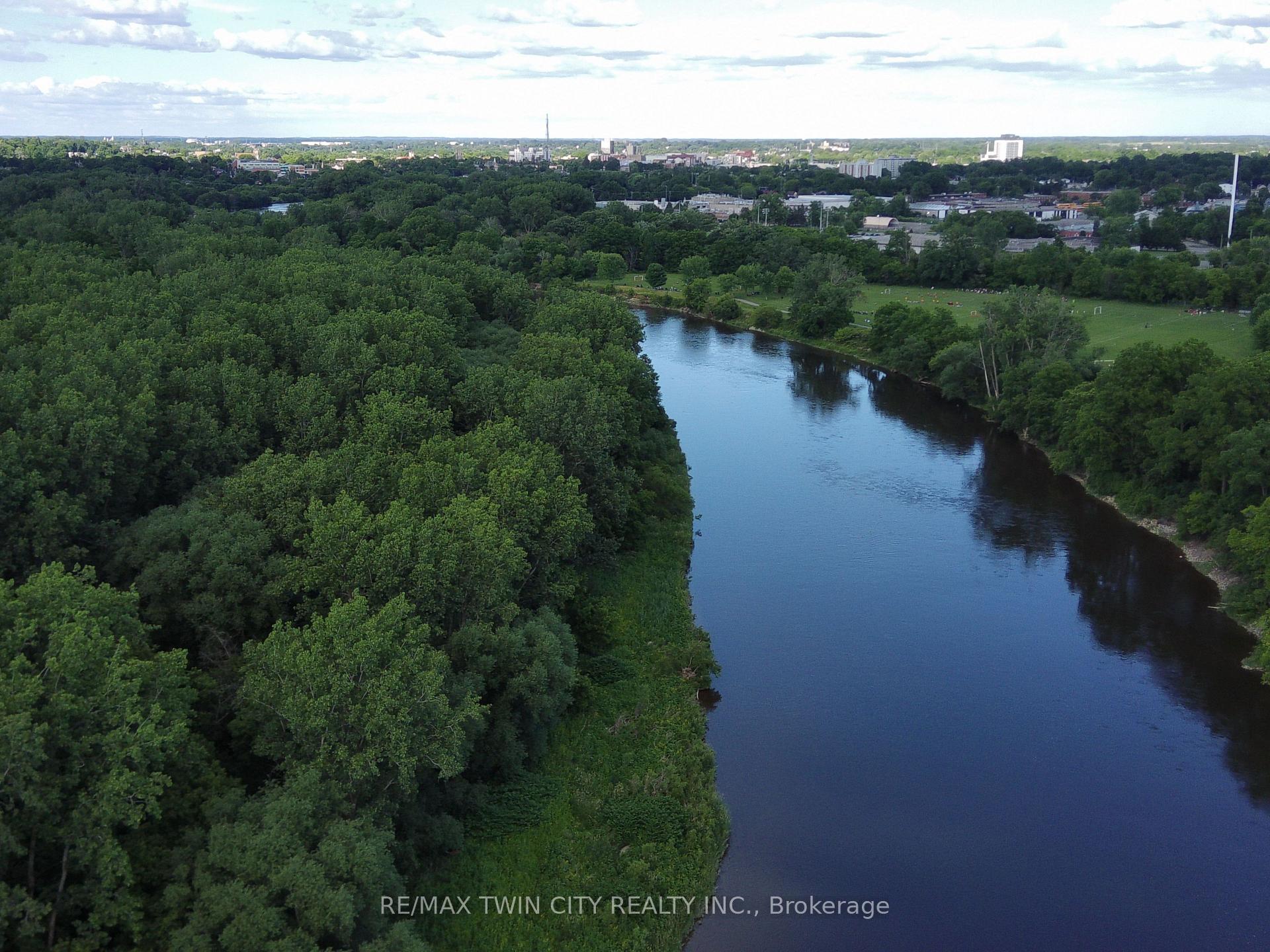 Photo 50 of 36 Oakhill Drive N, Brantford, West Brant — HOMEH