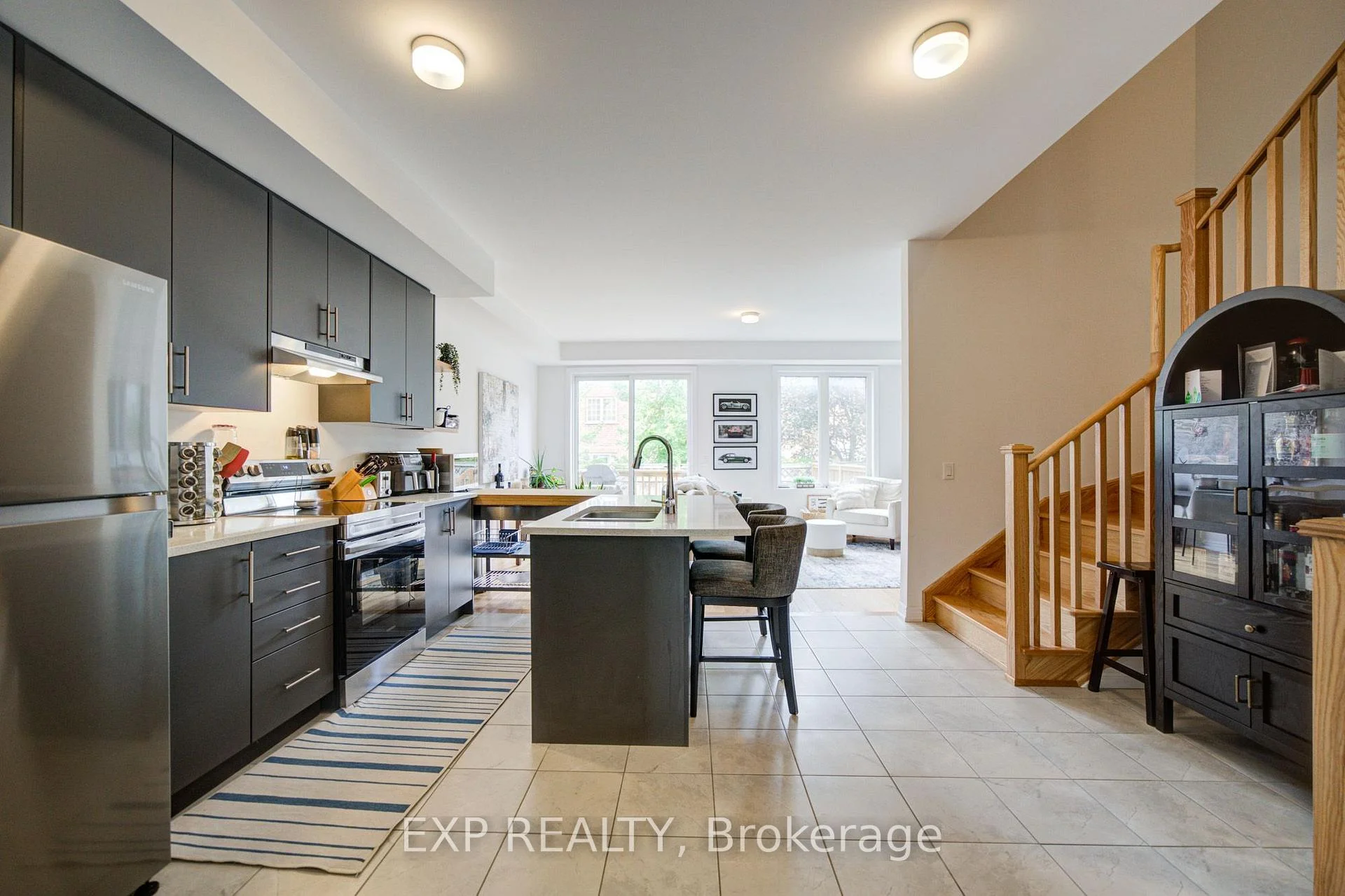 Photo 12 of 29 Sorbara Way, Whitby, Brooklin — HOMEH