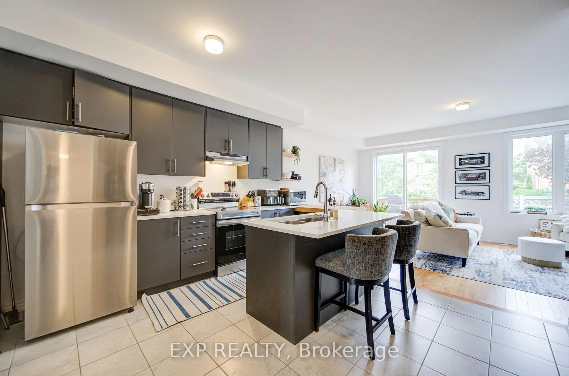 Photo 13 of 29 Sorbara Way, Whitby, Brooklin — HOMEH