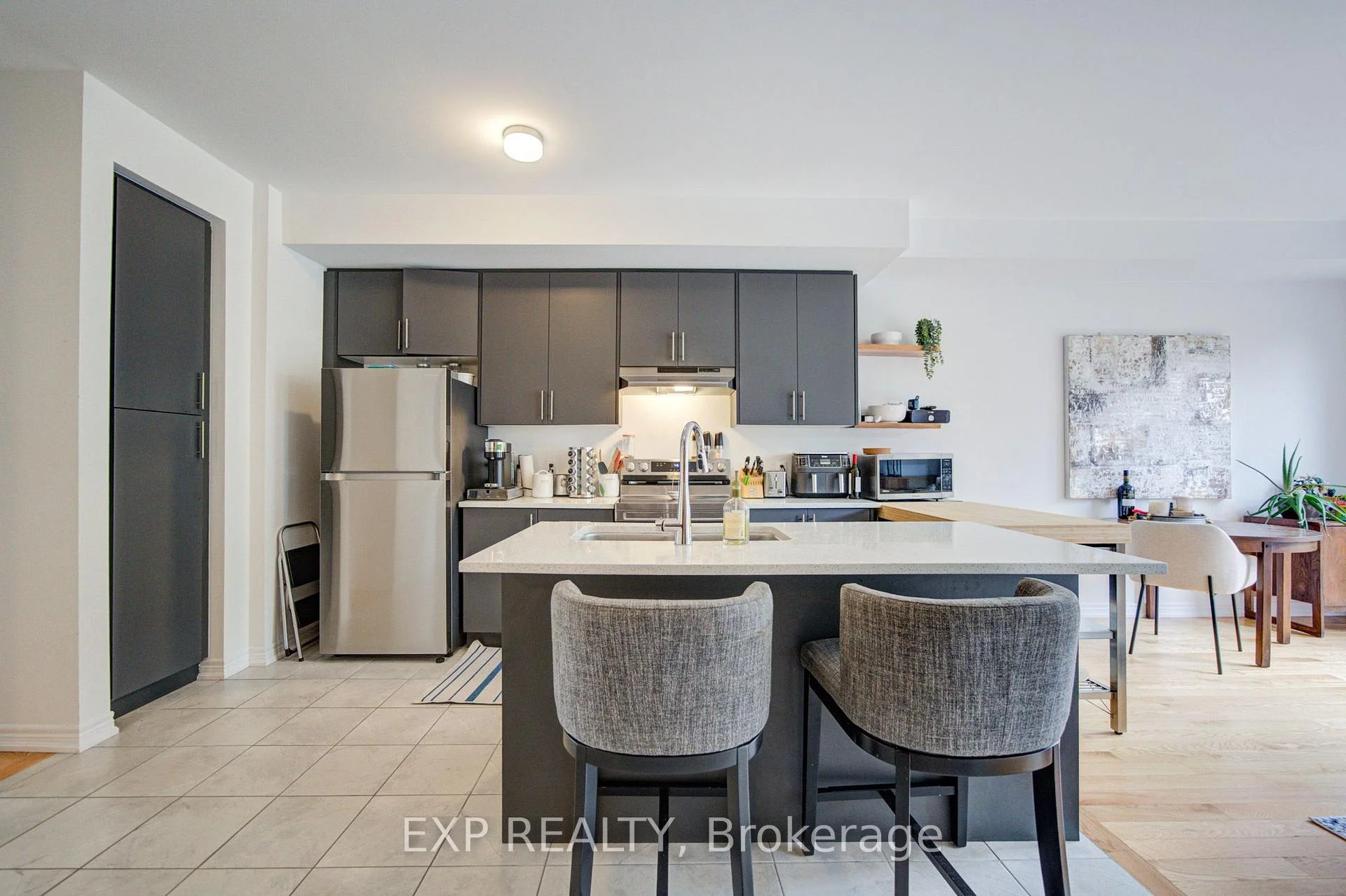 Photo 14 of 29 Sorbara Way, Whitby, Brooklin — HOMEH