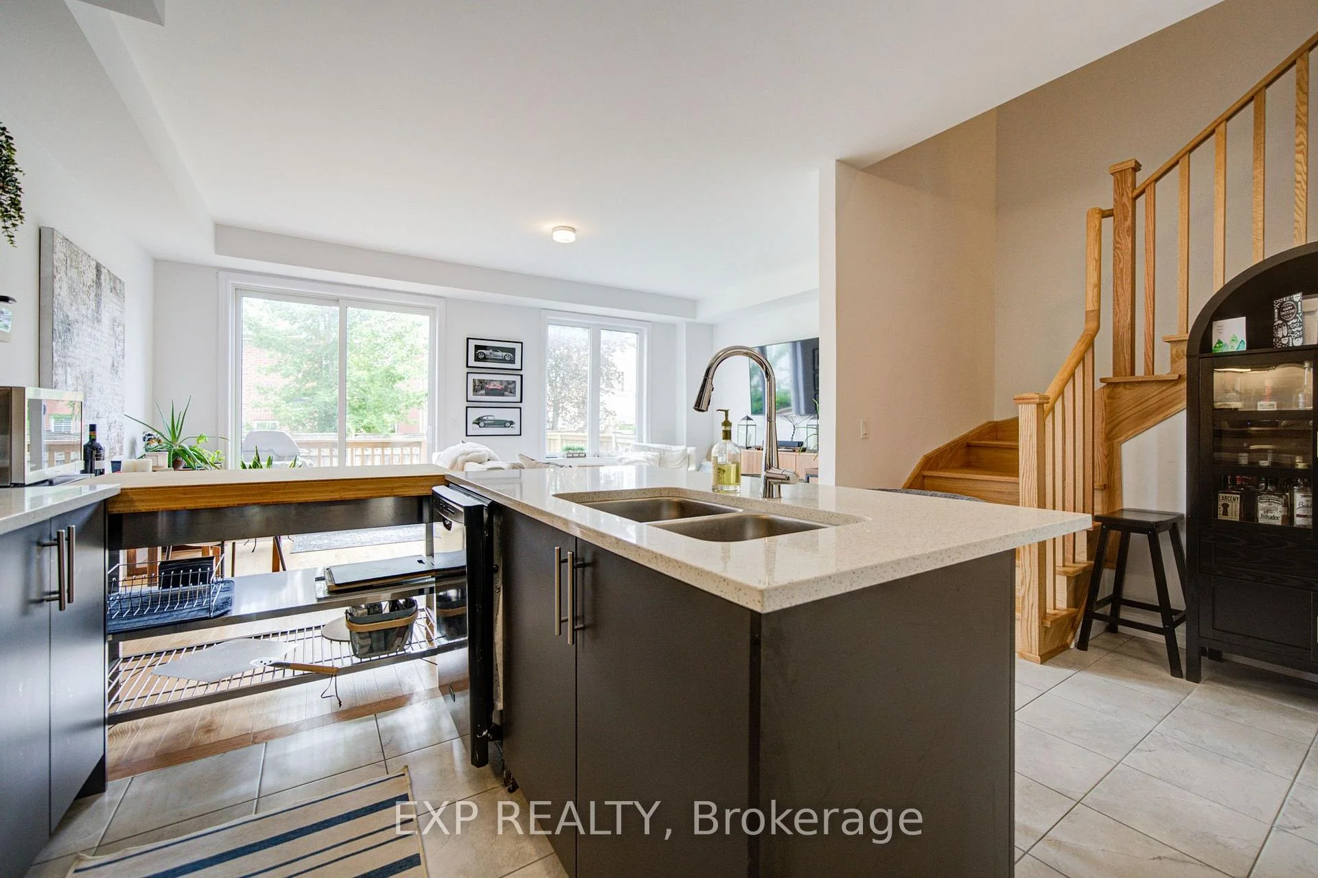 Photo 17 of 29 Sorbara Way, Whitby, Brooklin — HOMEH