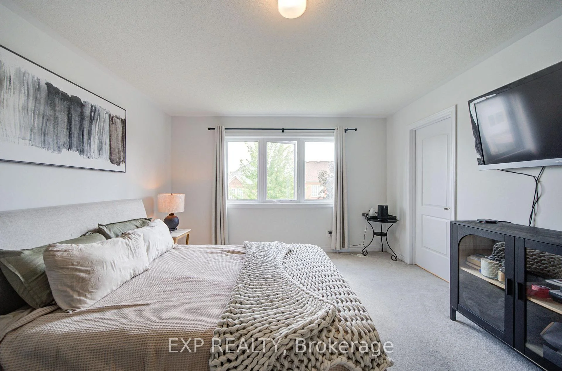 Photo 25 of 29 Sorbara Way, Whitby, Brooklin — HOMEH