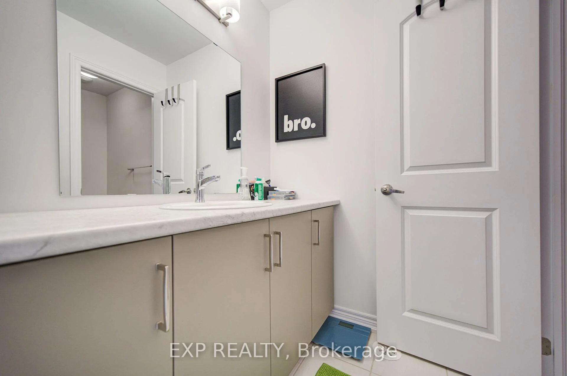 Photo 32 of 29 Sorbara Way, Whitby, Brooklin — HOMEH