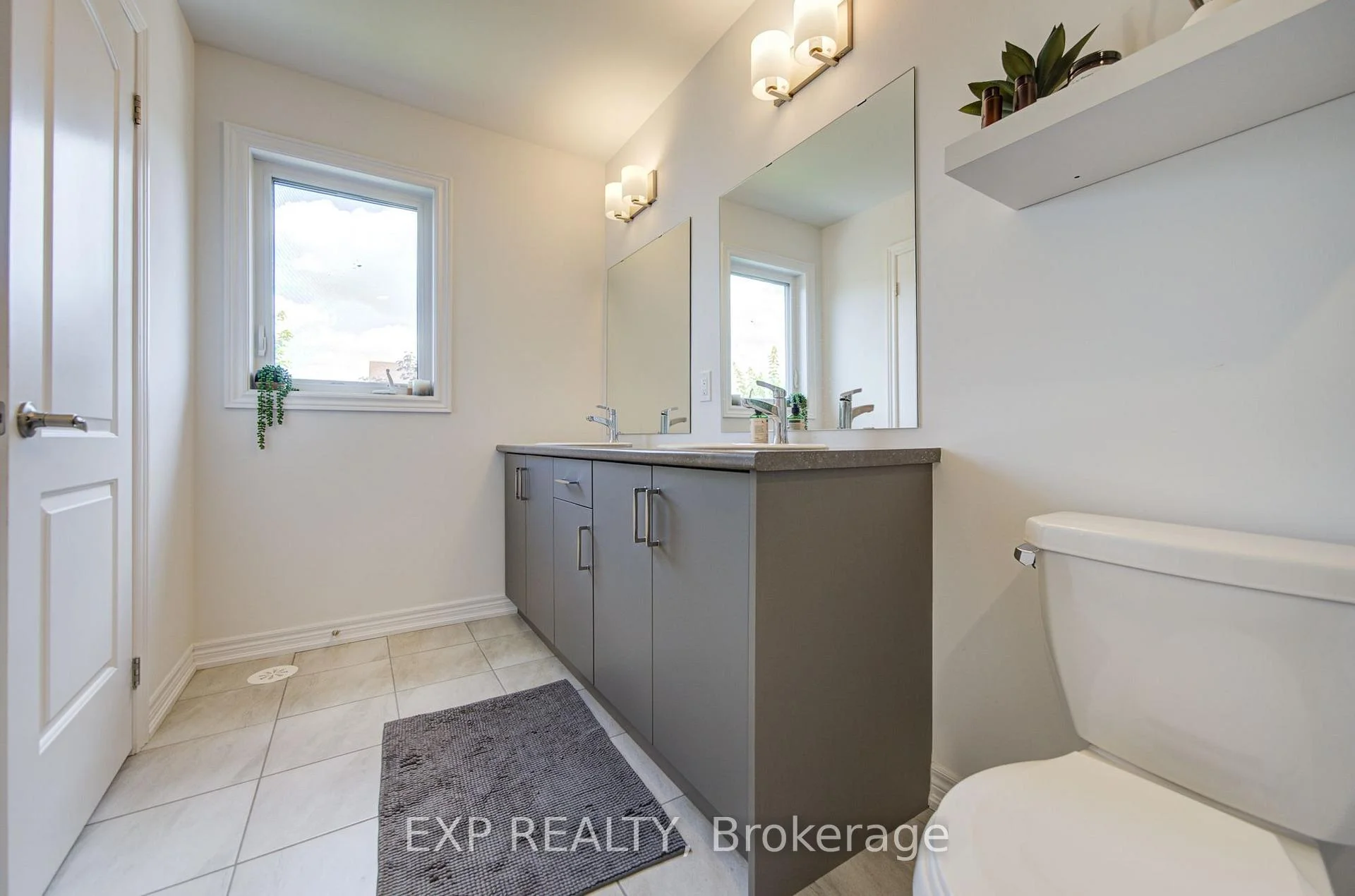 Photo 33 of 29 Sorbara Way, Whitby, Brooklin — HOMEH