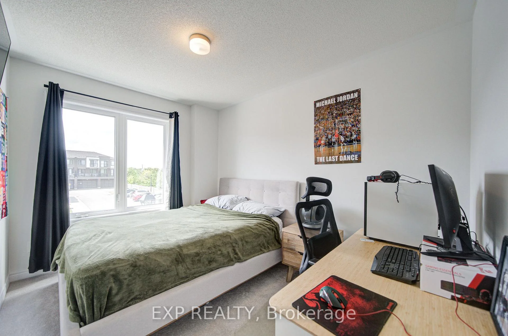 Photo 38 of 29 Sorbara Way, Whitby, Brooklin — HOMEH