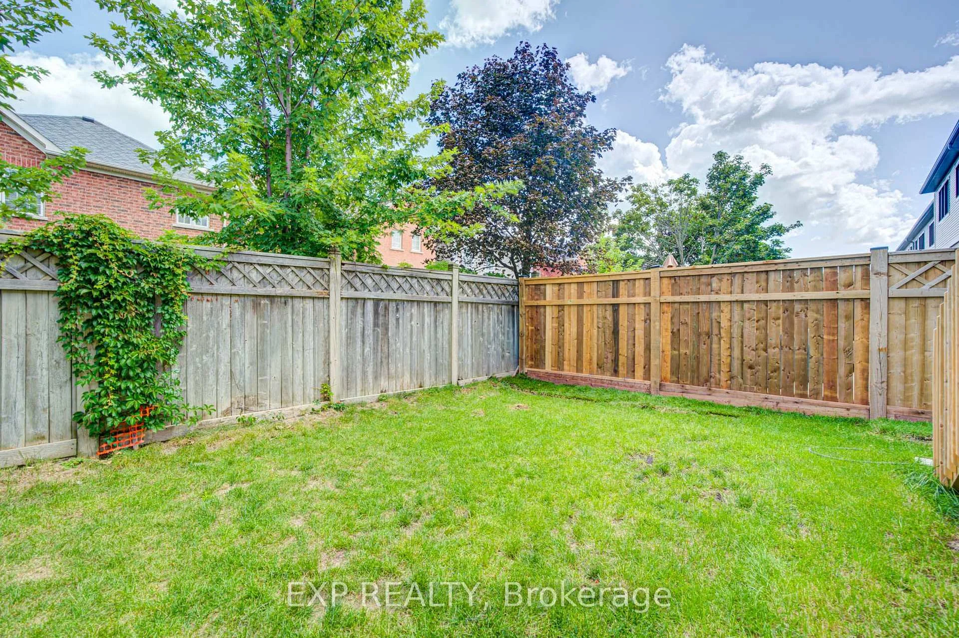 Photo 41 of 29 Sorbara Way, Whitby, Brooklin — HOMEH