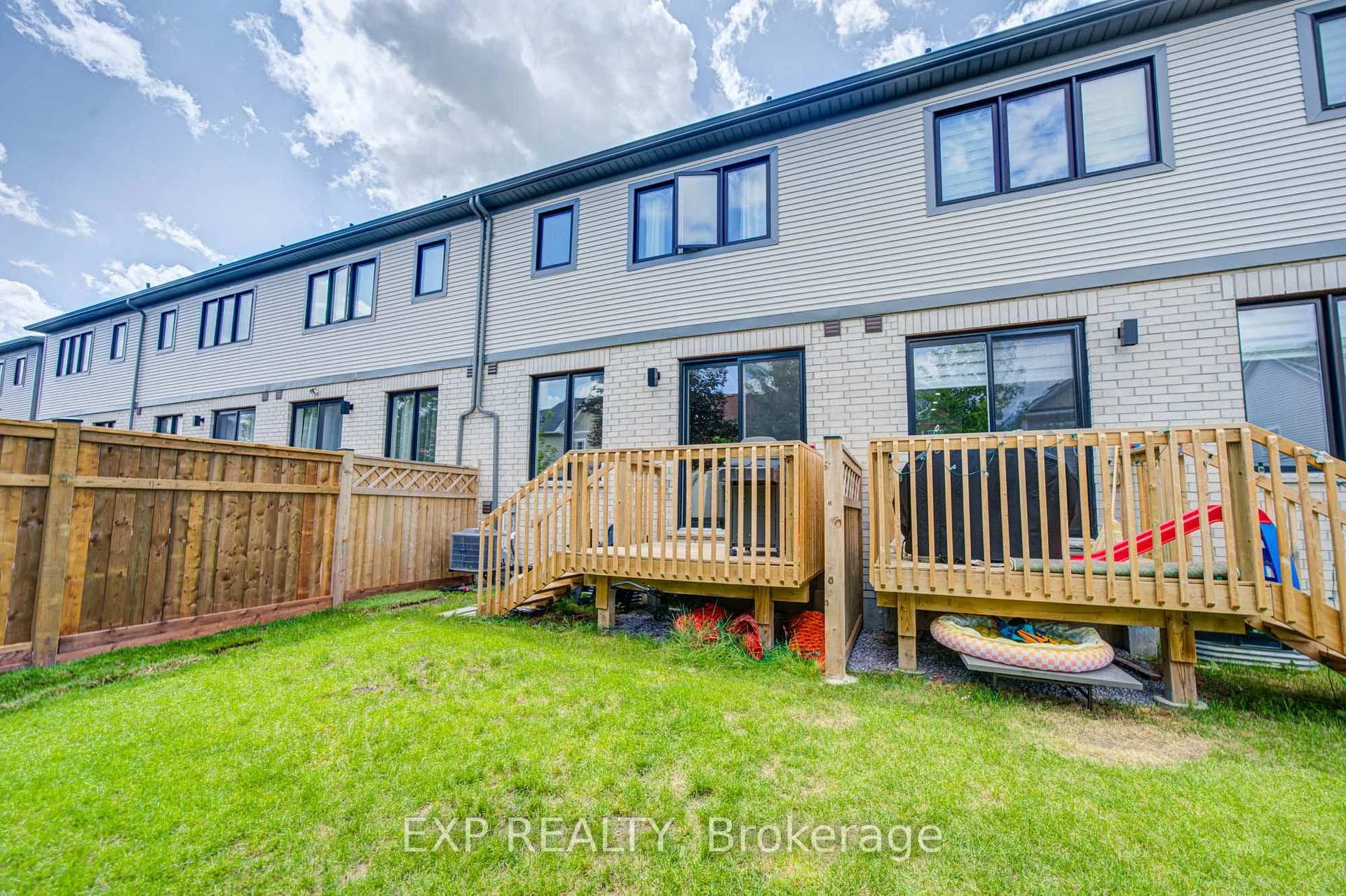 Photo 43 of 29 Sorbara Way, Whitby, Brooklin — HOMEH
