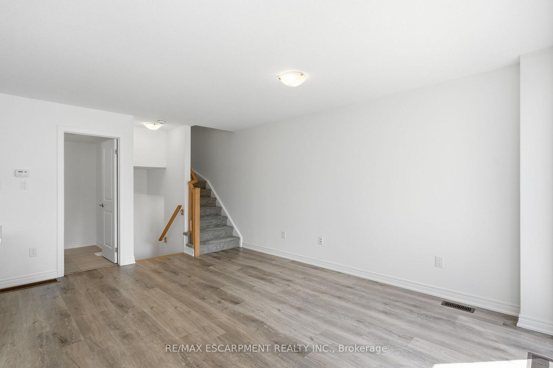 Photo 8 of Unit 119, 19 Roxanne Drive, Hamilton, McQuesten — HOMEH