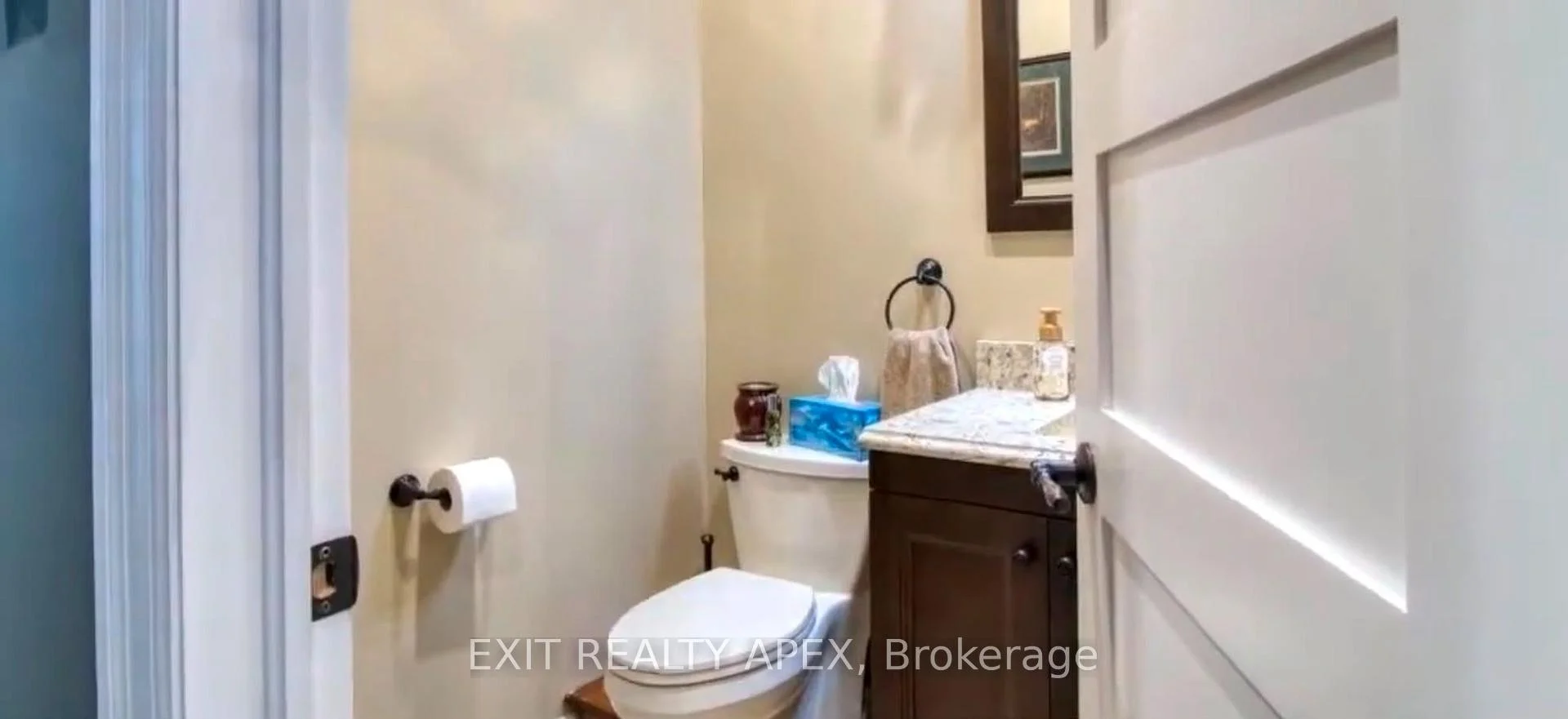 Photo 5 of Unit 1602, 1225 Riverside Drive, Windsor — HOMEH