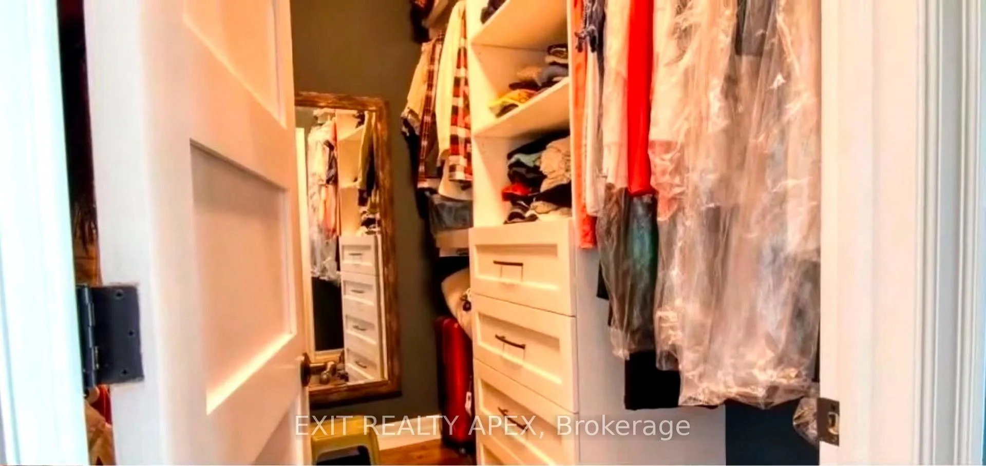 Photo 6 of Unit 1602, 1225 Riverside Drive, Windsor — HOMEH