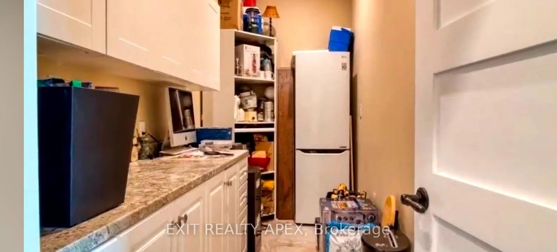 Photo 15 of Unit 1602, 1225 Riverside Drive, Windsor — HOMEH