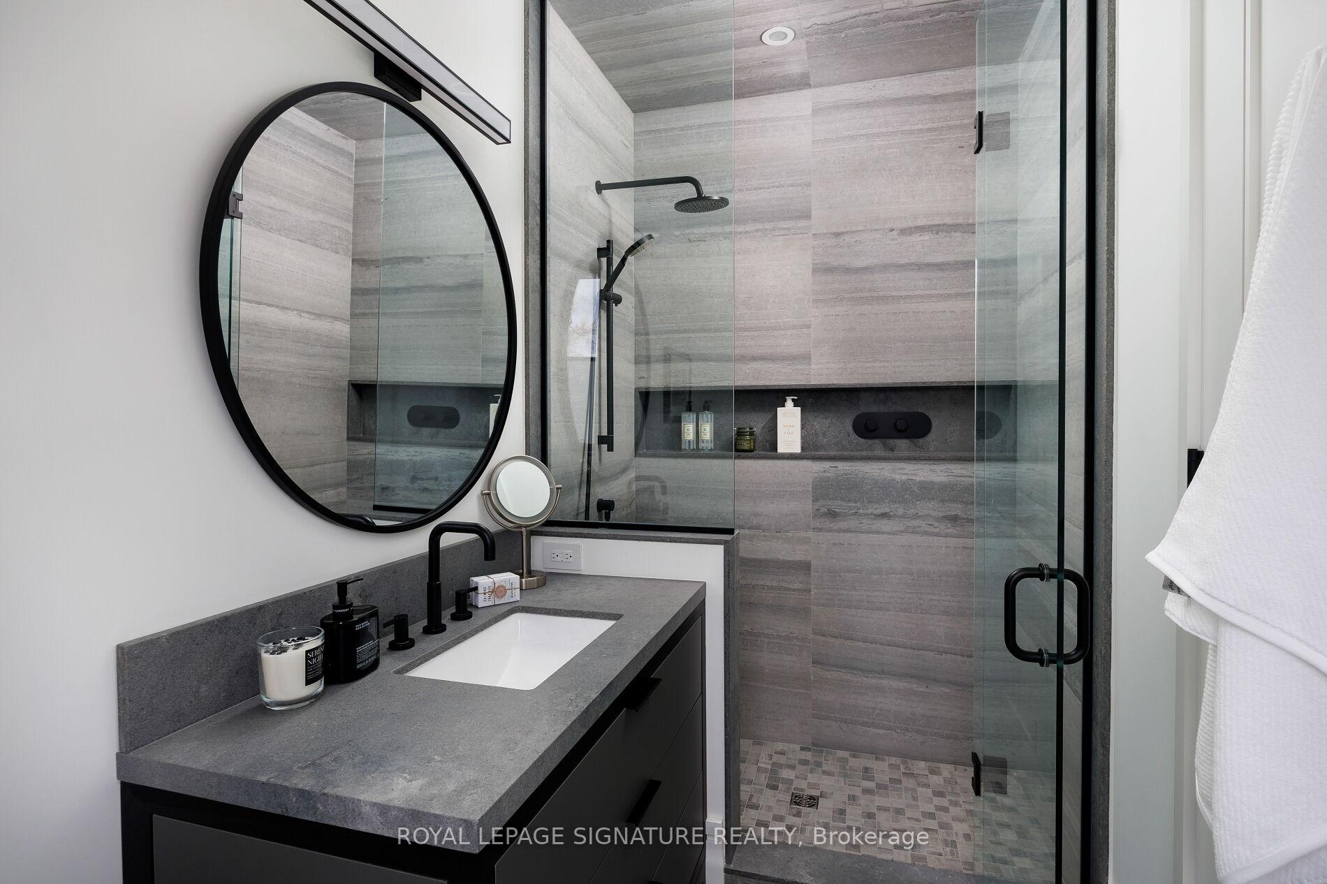 Photo 32 of 207 Strathallan Boulevard, Toronto, Lawrence Park South — HOMEH