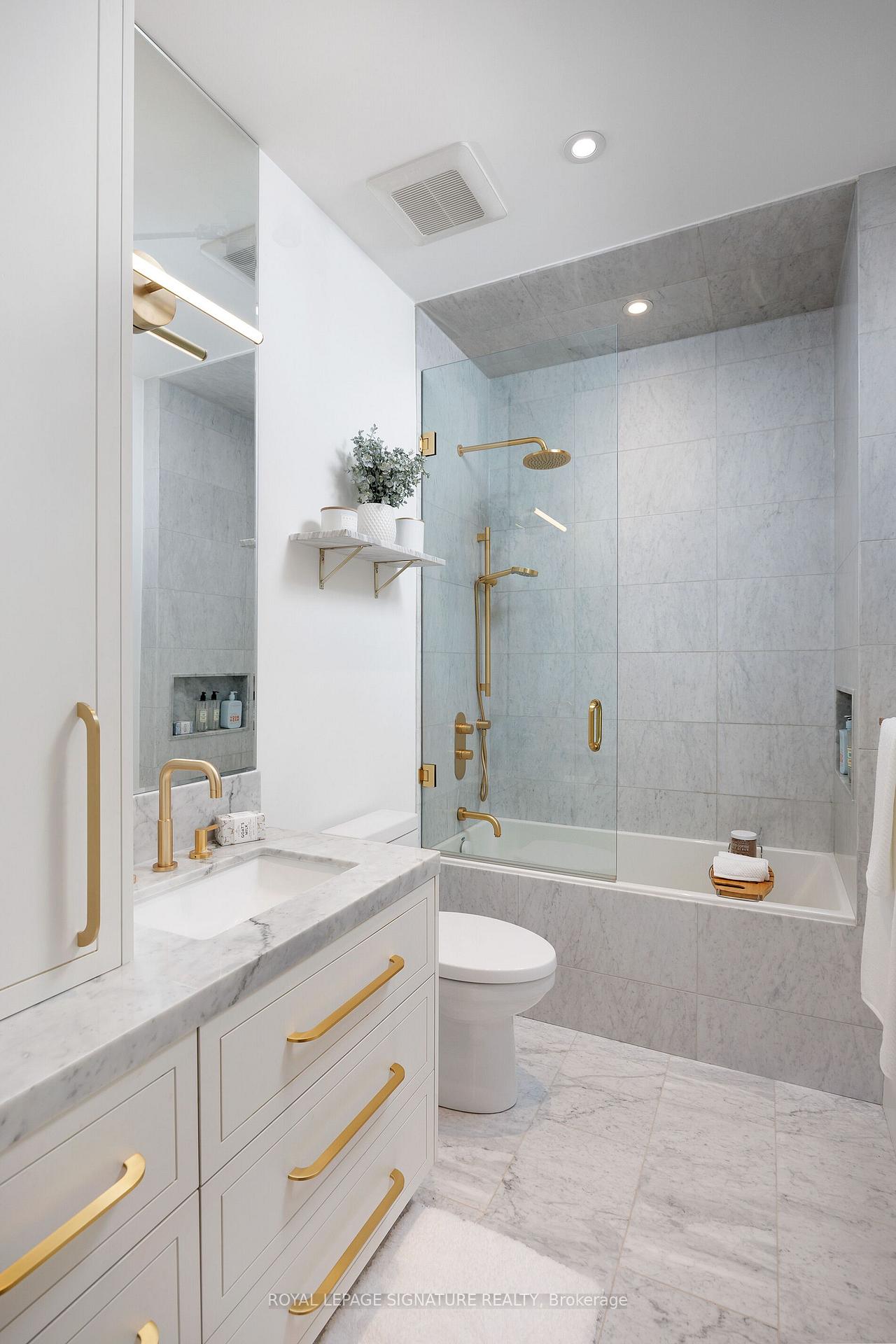 Photo 36 of 207 Strathallan Boulevard, Toronto, Lawrence Park South — HOMEH