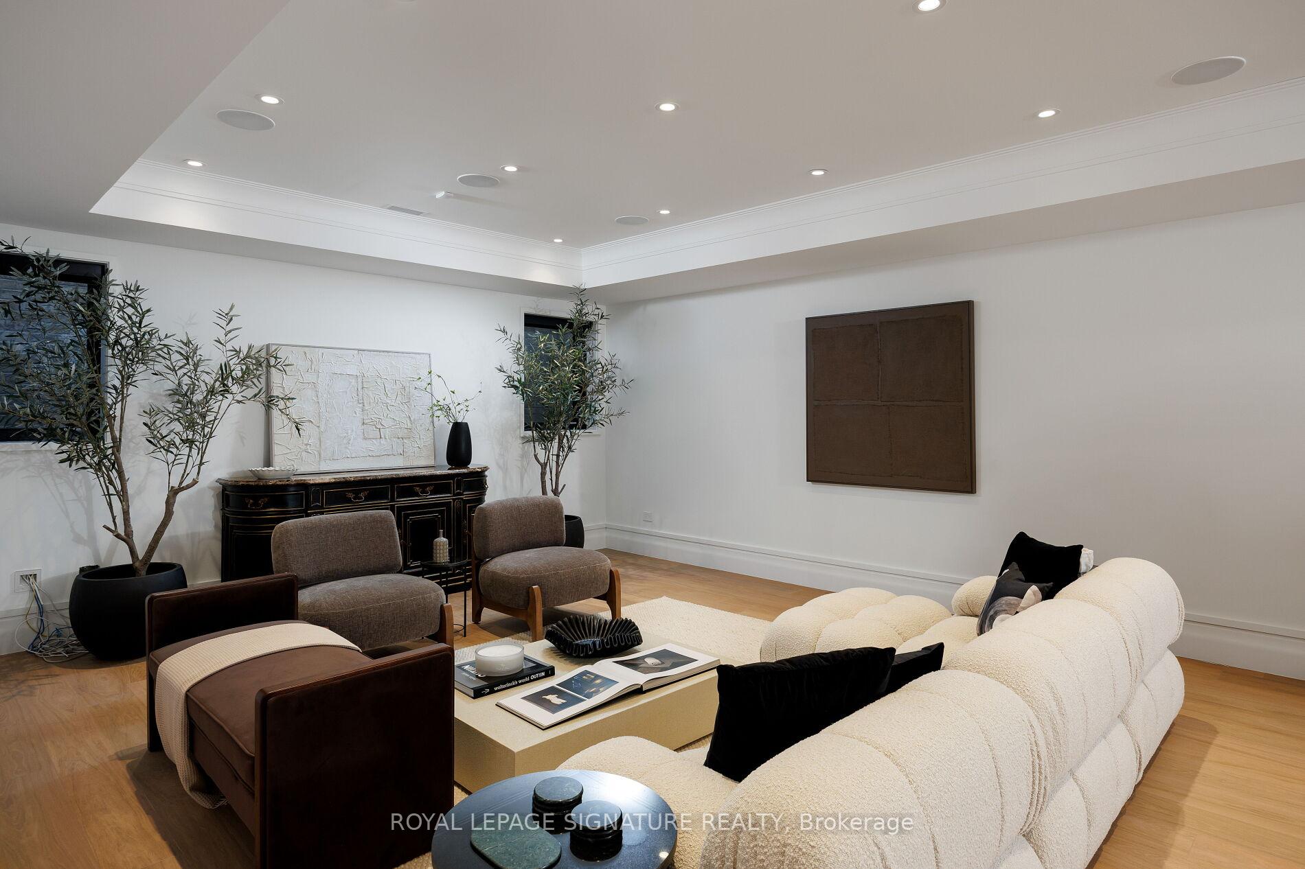 Photo 40 of 207 Strathallan Boulevard, Toronto, Lawrence Park South — HOMEH