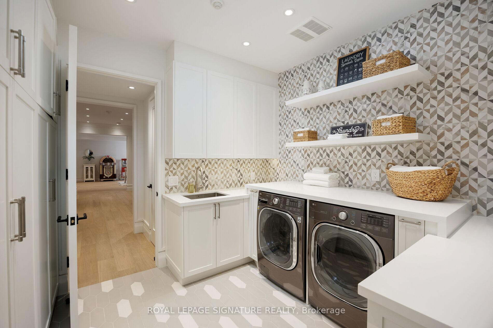 Photo 47 of 207 Strathallan Boulevard, Toronto, Lawrence Park South — HOMEH
