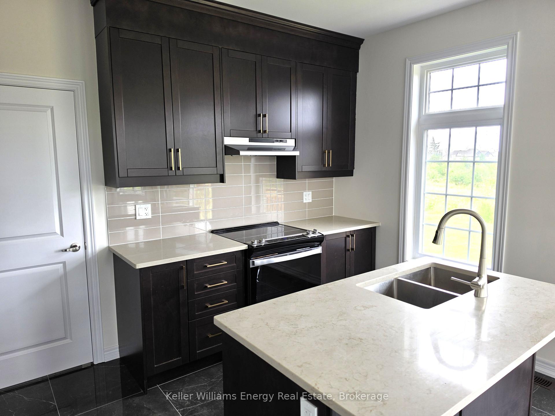 Photo 4 of 2 Blue Heron Court, Quinte West, Murray Ward — HOMEH