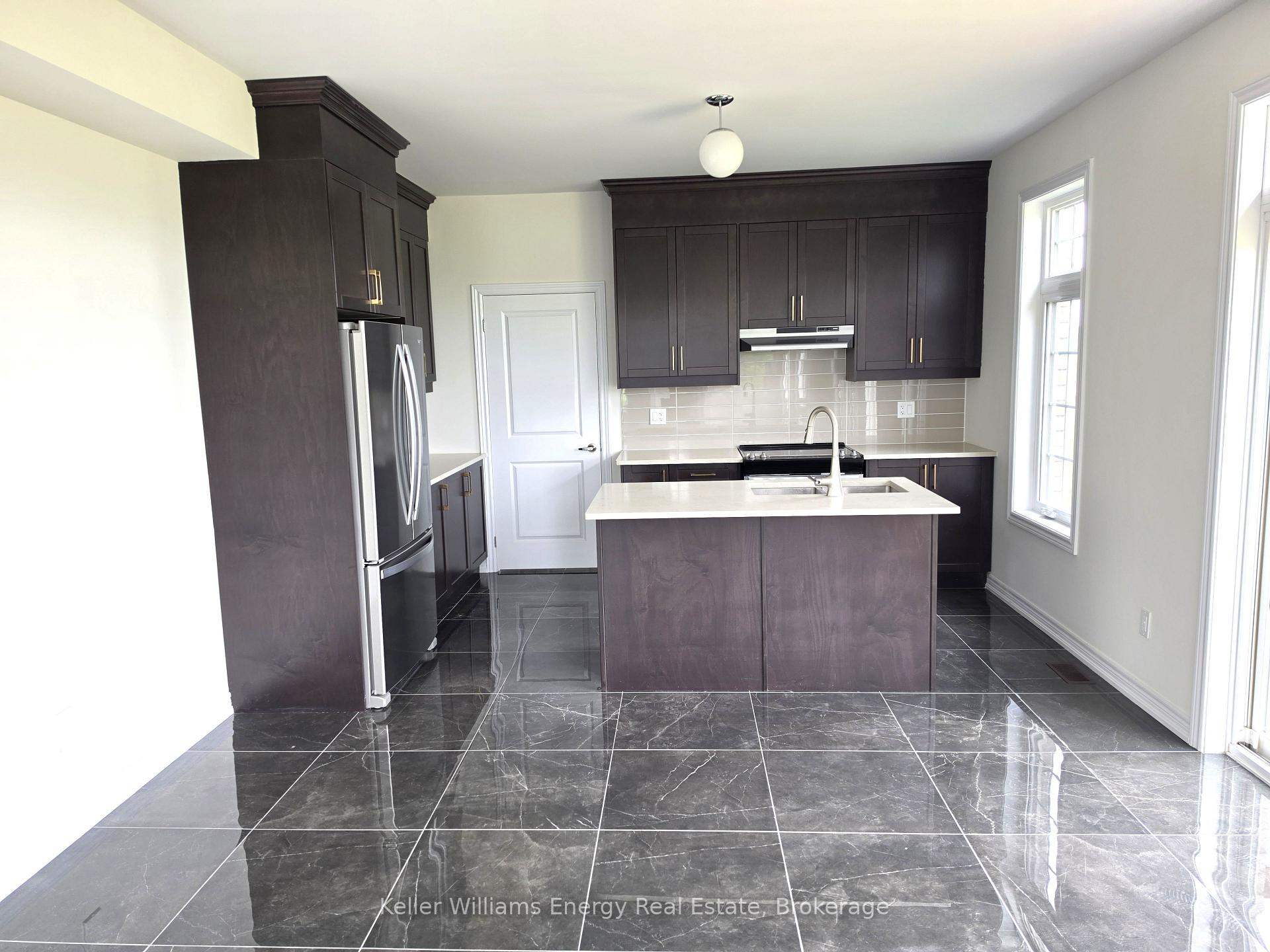 Photo 5 of 2 Blue Heron Court, Quinte West, Murray Ward — HOMEH