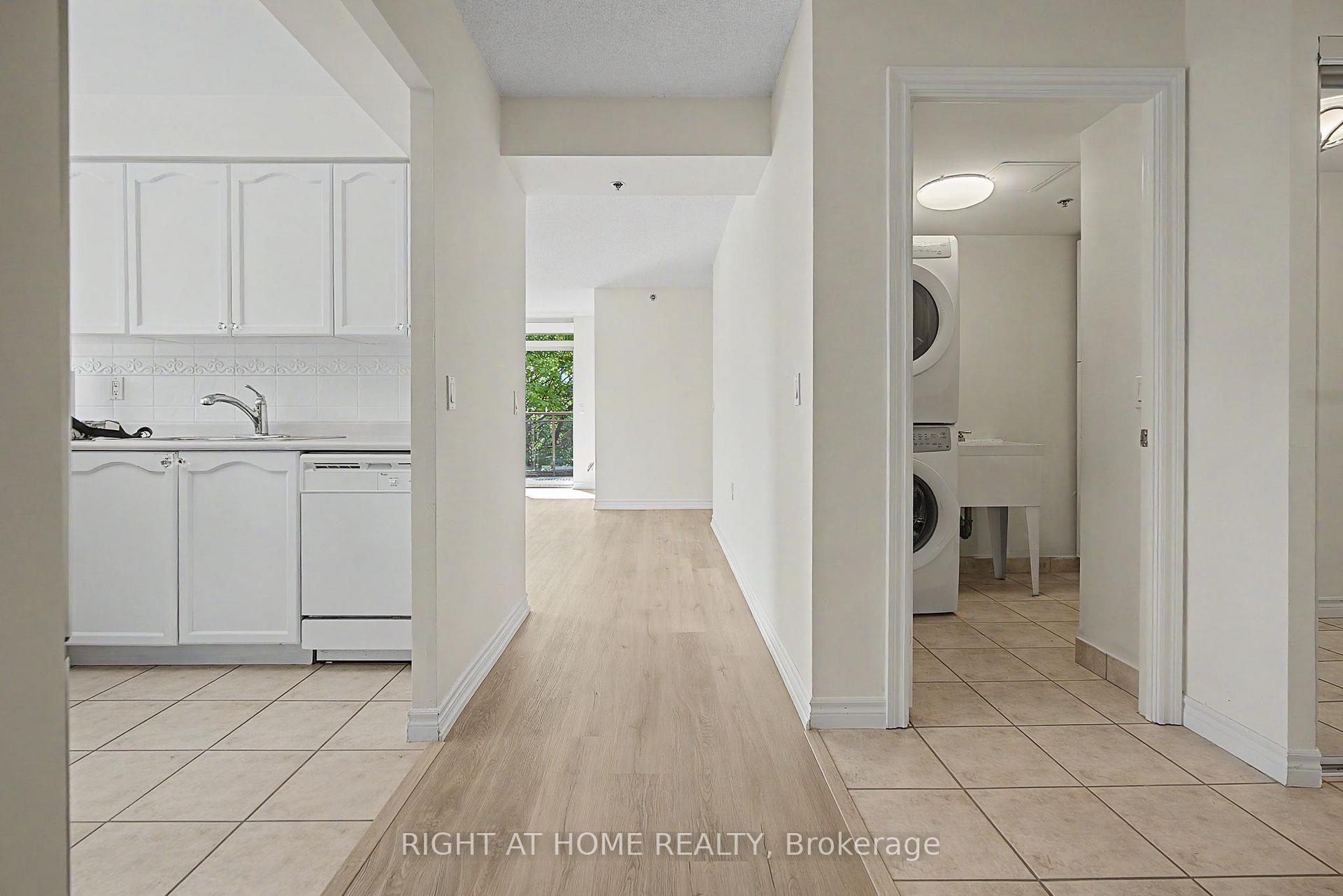 Photo 6 of Unit 1213, 100 Burloak Drive, Burlington, Bronte Creek — HOMEH