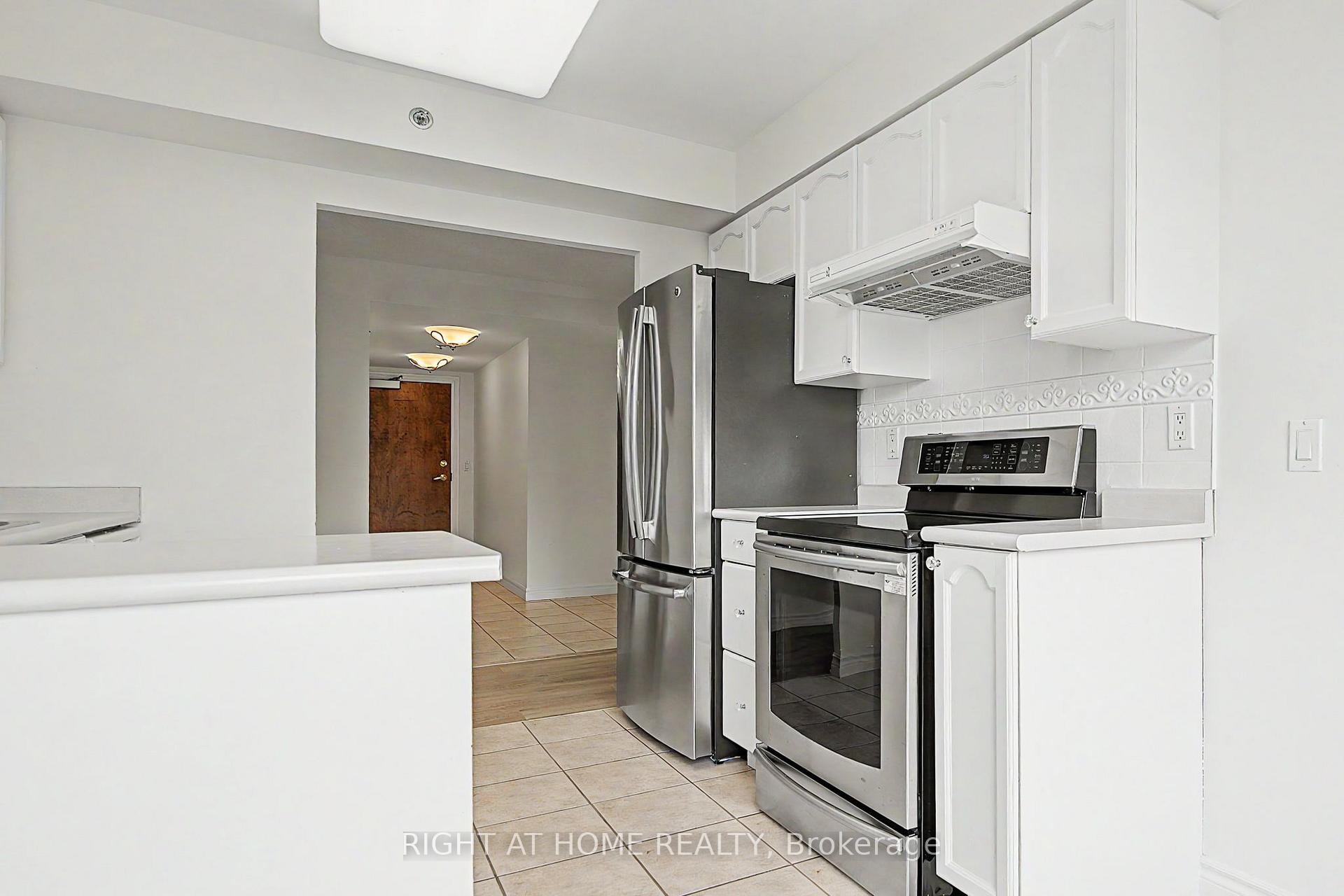 Photo 9 of Unit 1213, 100 Burloak Drive, Burlington, Bronte Creek — HOMEH