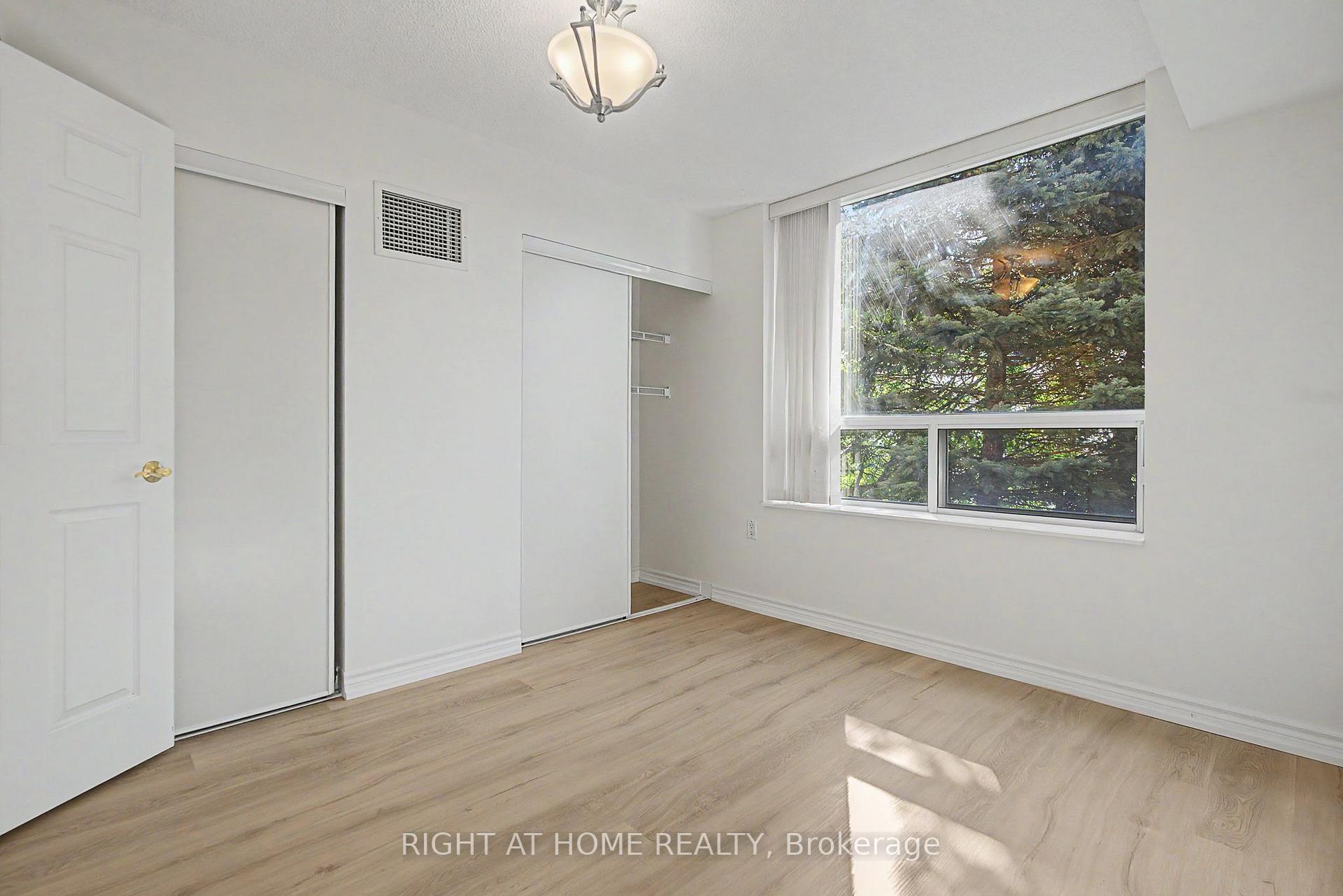 Photo 19 of Unit 1213, 100 Burloak Drive, Burlington, Bronte Creek — HOMEH