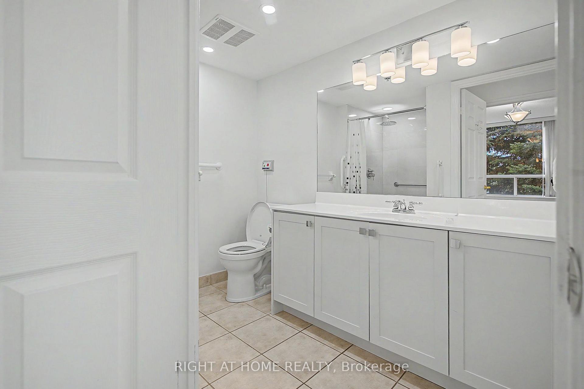 Photo 20 of Unit 1213, 100 Burloak Drive, Burlington, Bronte Creek — HOMEH