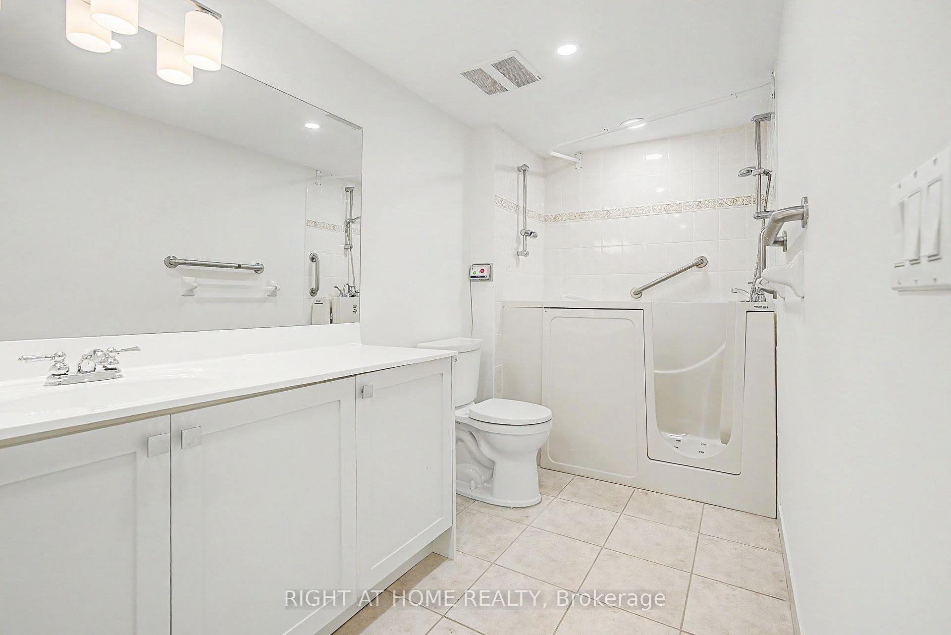 Photo 25 of Unit 1213, 100 Burloak Drive, Burlington, Bronte Creek — HOMEH