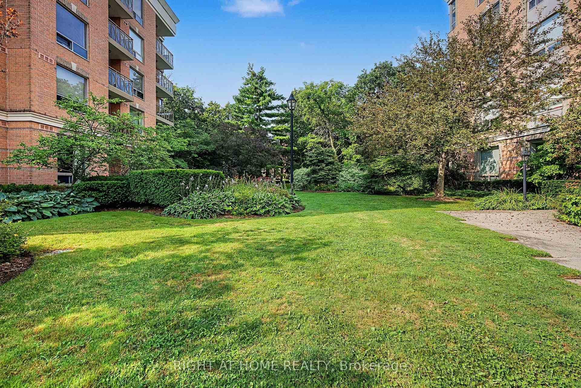 Photo 32 of Unit 1213, 100 Burloak Drive, Burlington, Bronte Creek — HOMEH