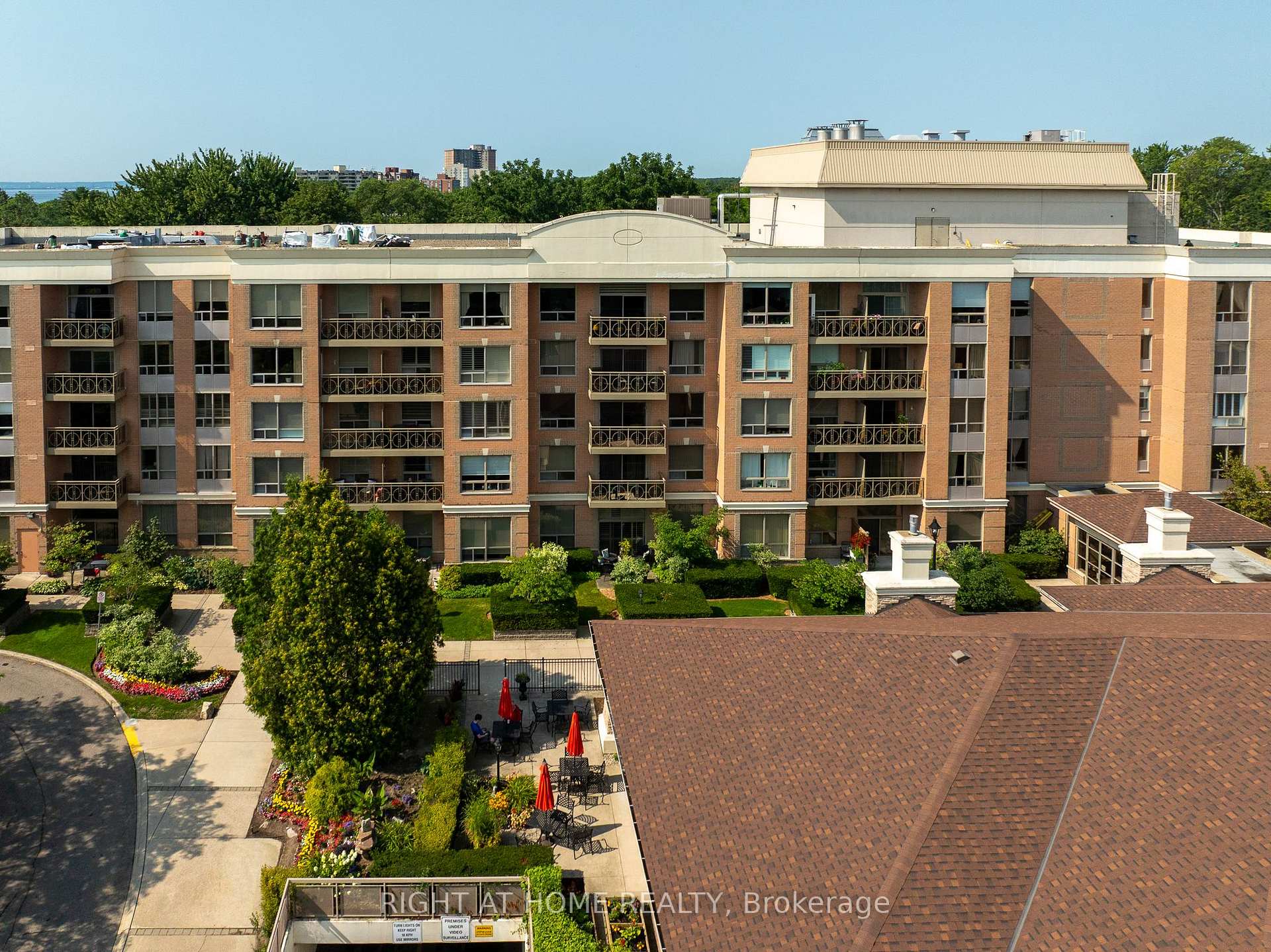 Photo 35 of Unit 1213, 100 Burloak Drive, Burlington, Bronte Creek — HOMEH