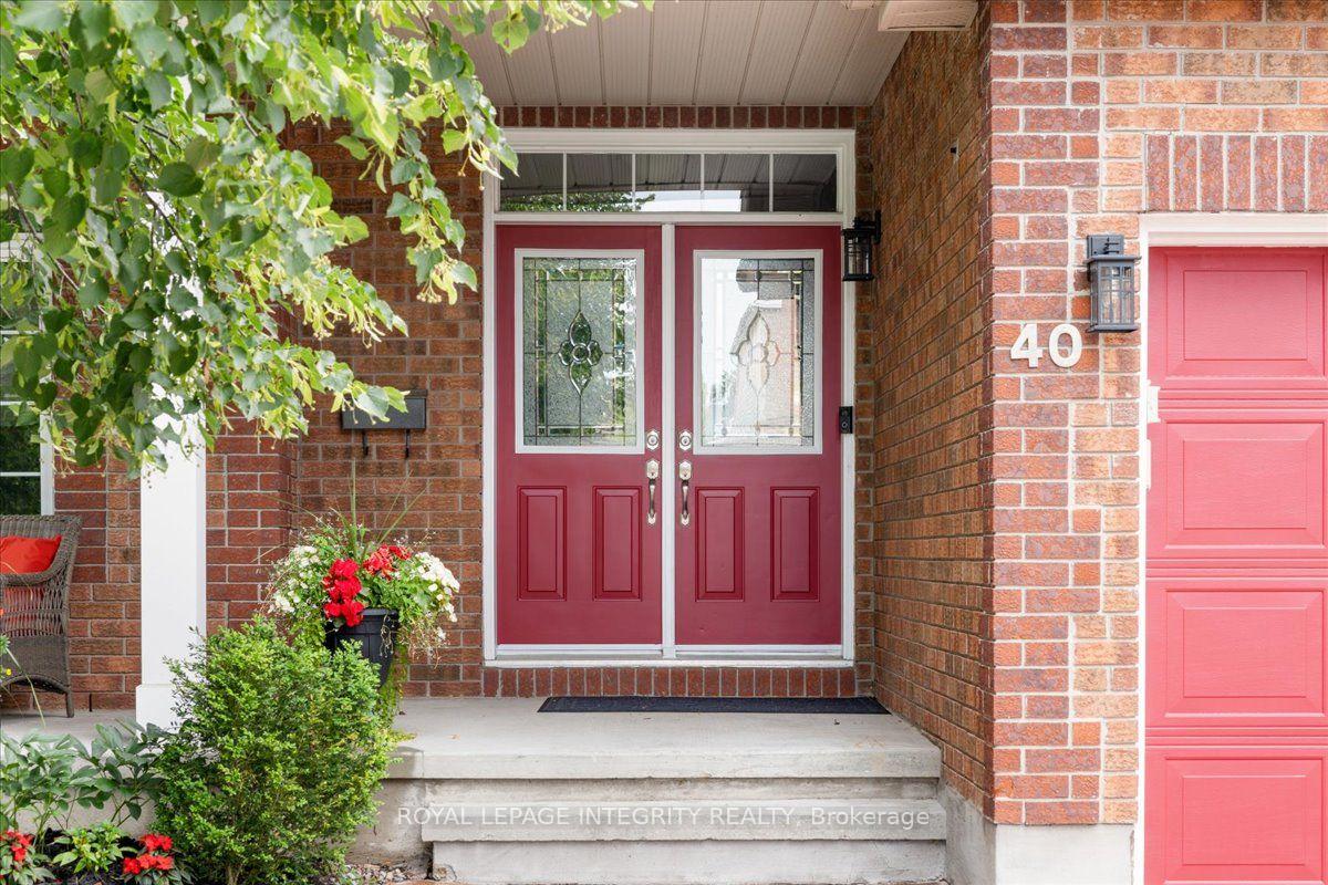 Photo 5 of 40 Bon Echo Crescent, Ottawa, Kanata - Bridlewood — HOMEH