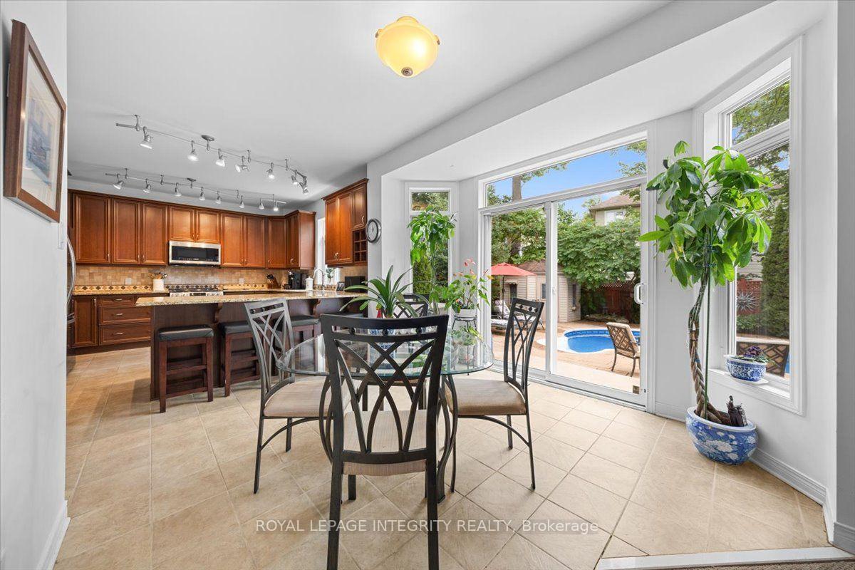 Photo 16 of 40 Bon Echo Crescent, Ottawa, Kanata - Bridlewood — HOMEH