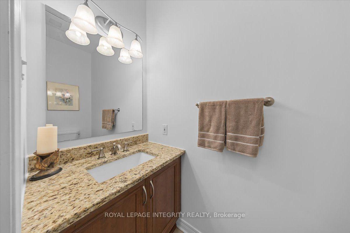 Photo 22 of 40 Bon Echo Crescent, Ottawa, Kanata - Bridlewood — HOMEH