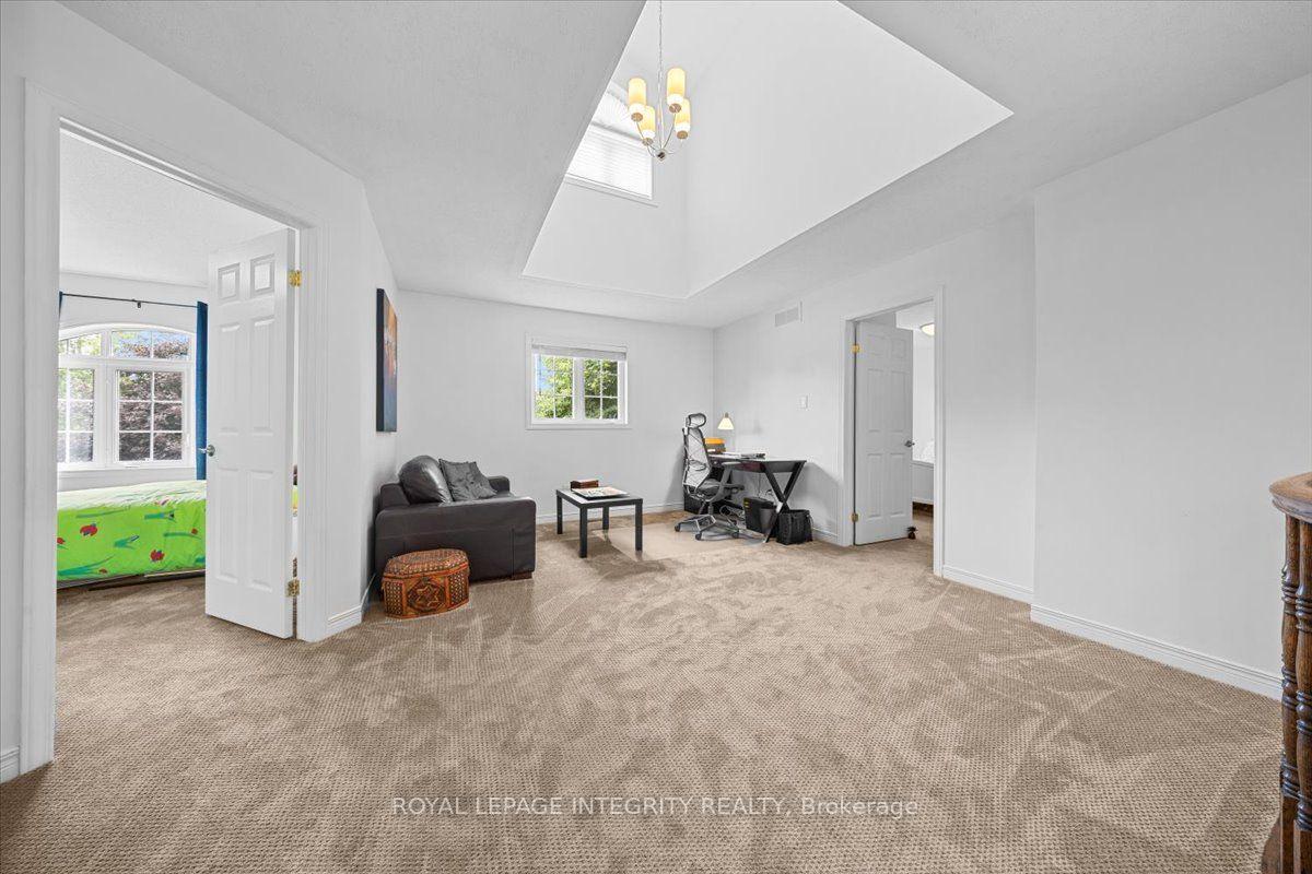 Photo 25 of 40 Bon Echo Crescent, Ottawa, Kanata - Bridlewood — HOMEH