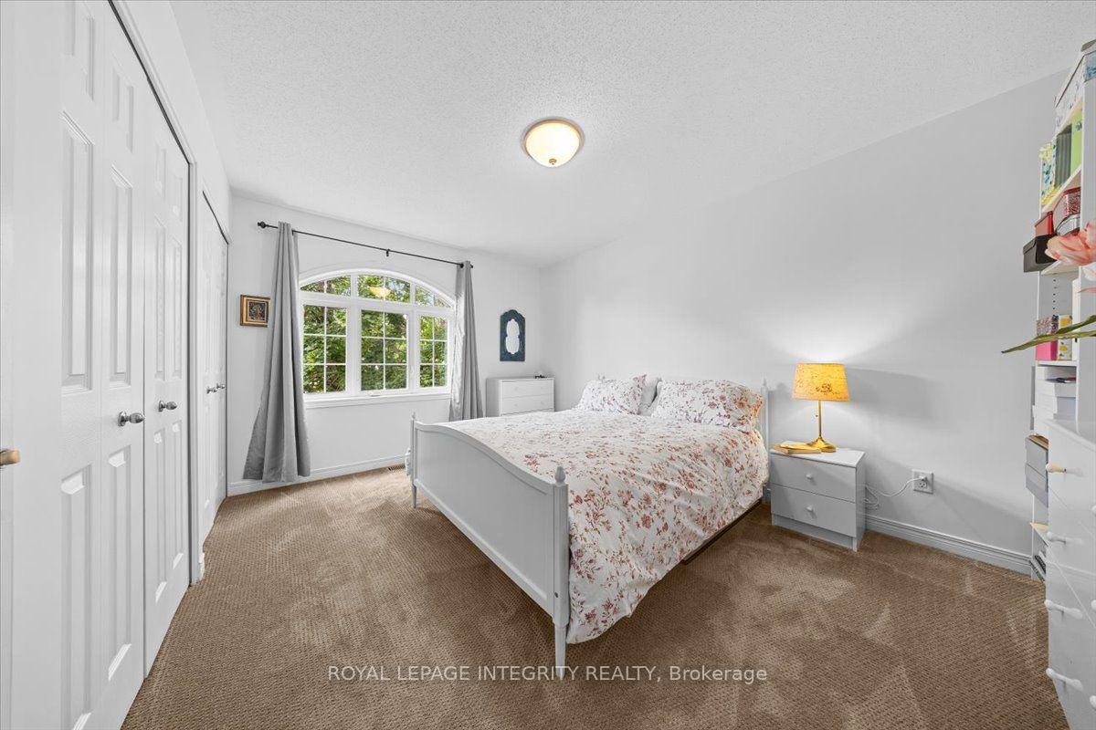 Photo 27 of 40 Bon Echo Crescent, Ottawa, Kanata - Bridlewood — HOMEH