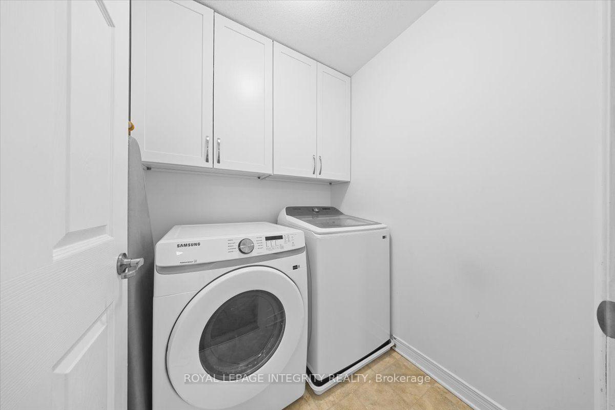 Photo 30 of 40 Bon Echo Crescent, Ottawa, Kanata - Bridlewood — HOMEH