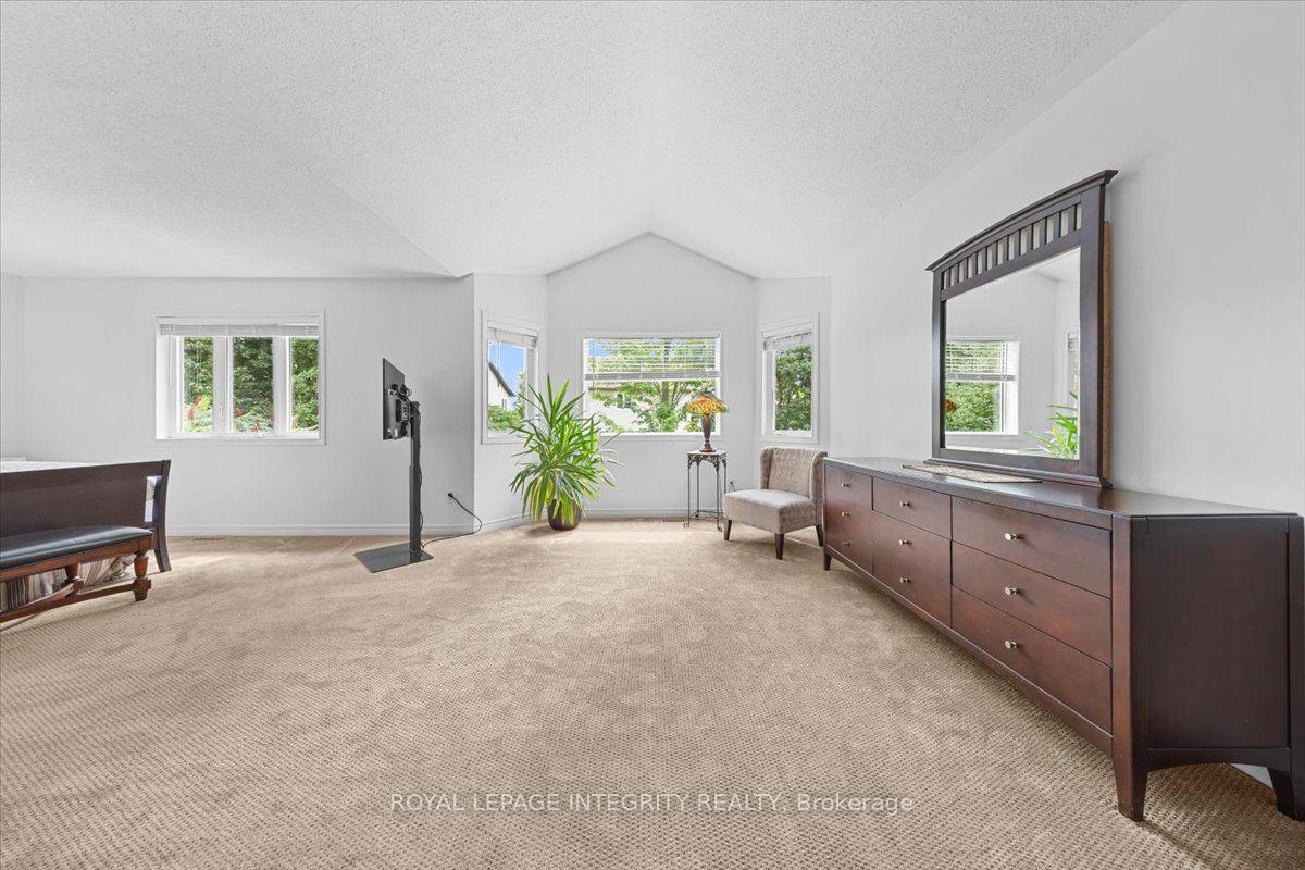 Photo 34 of 40 Bon Echo Crescent, Ottawa, Kanata - Bridlewood — HOMEH