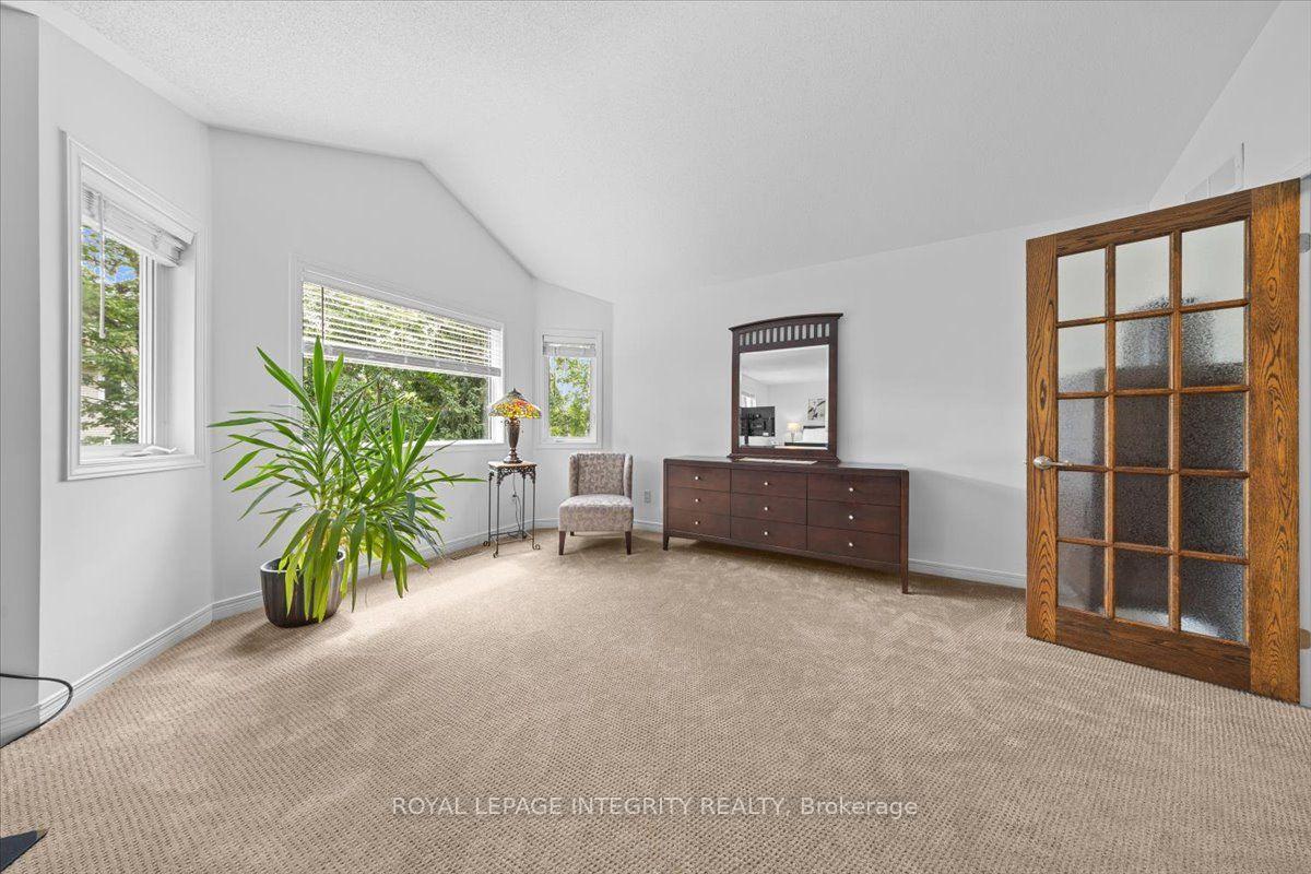 Photo 37 of 40 Bon Echo Crescent, Ottawa, Kanata - Bridlewood — HOMEH