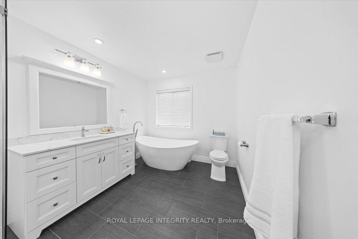 Photo 42 of 40 Bon Echo Crescent, Ottawa, Kanata - Bridlewood — HOMEH