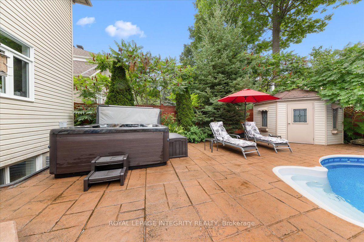 Photo 54 of 40 Bon Echo Crescent, Ottawa, Kanata - Bridlewood — HOMEH