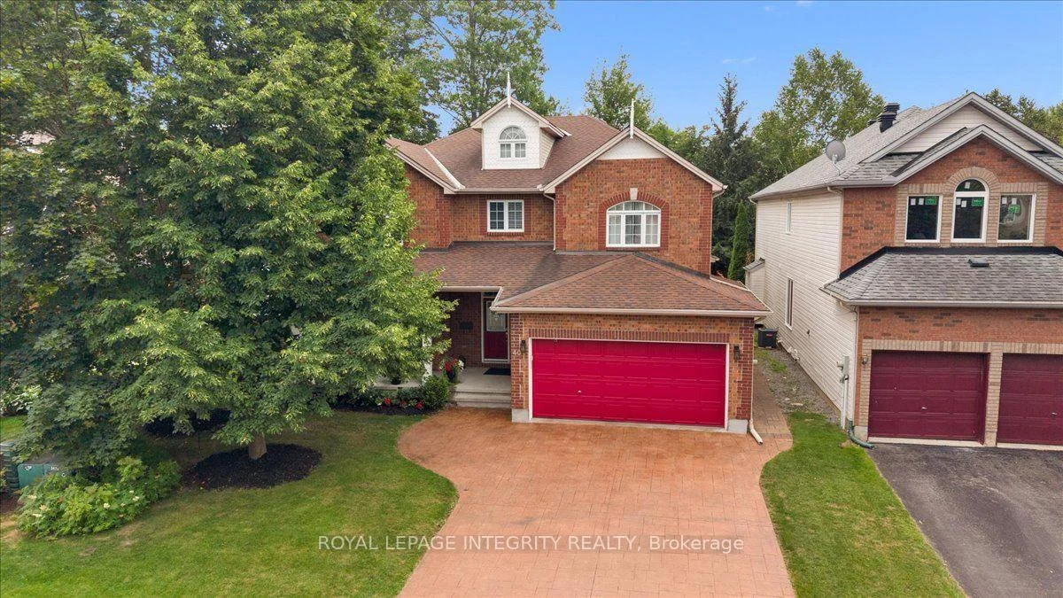Photo 3 of 40 Bon Echo Crescent, Ottawa, Kanata - Bridlewood — HOMEH