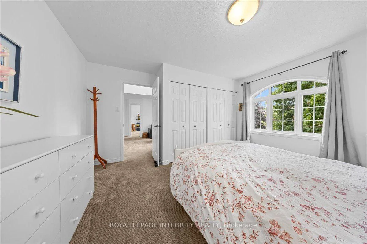 Photo 33 of 40 Bon Echo Crescent, Ottawa, Kanata - Bridlewood — HOMEH